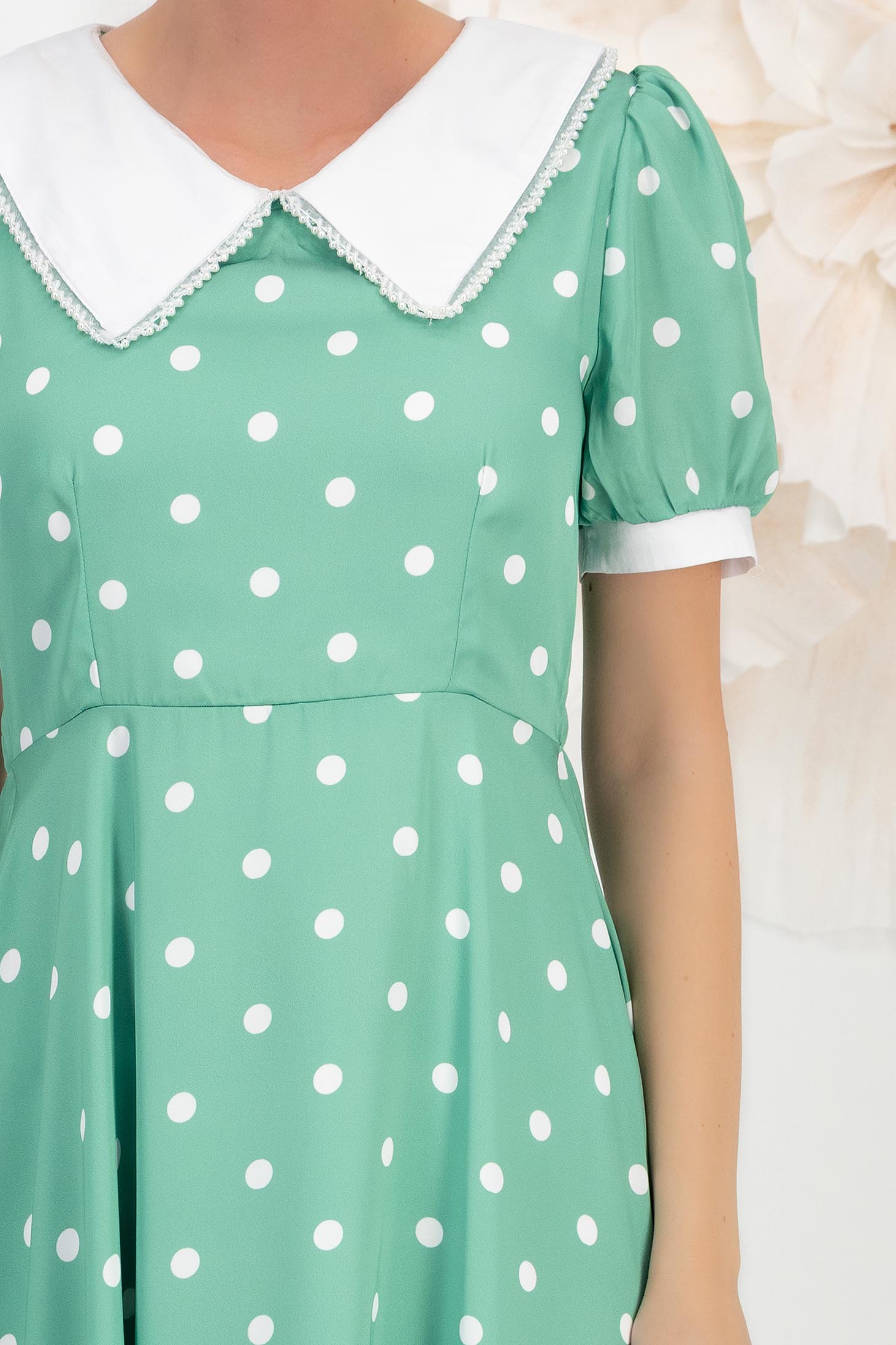 Rochie din satin verde midi in clos cu elastic in talie la spate si guler contrastant cu fir stralucitor - StarShinerS 6 - StarShinerS.ro
