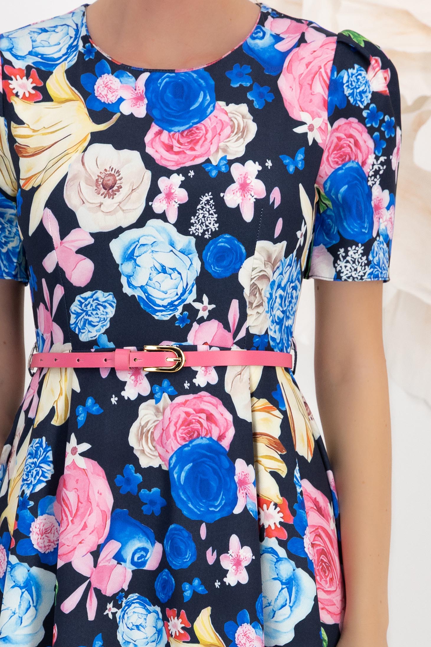 Rochie din stofa elastica midi in clos cu accesoriu tip curea imprimata floral - StarShinerS 6 - StarShinerS.ro