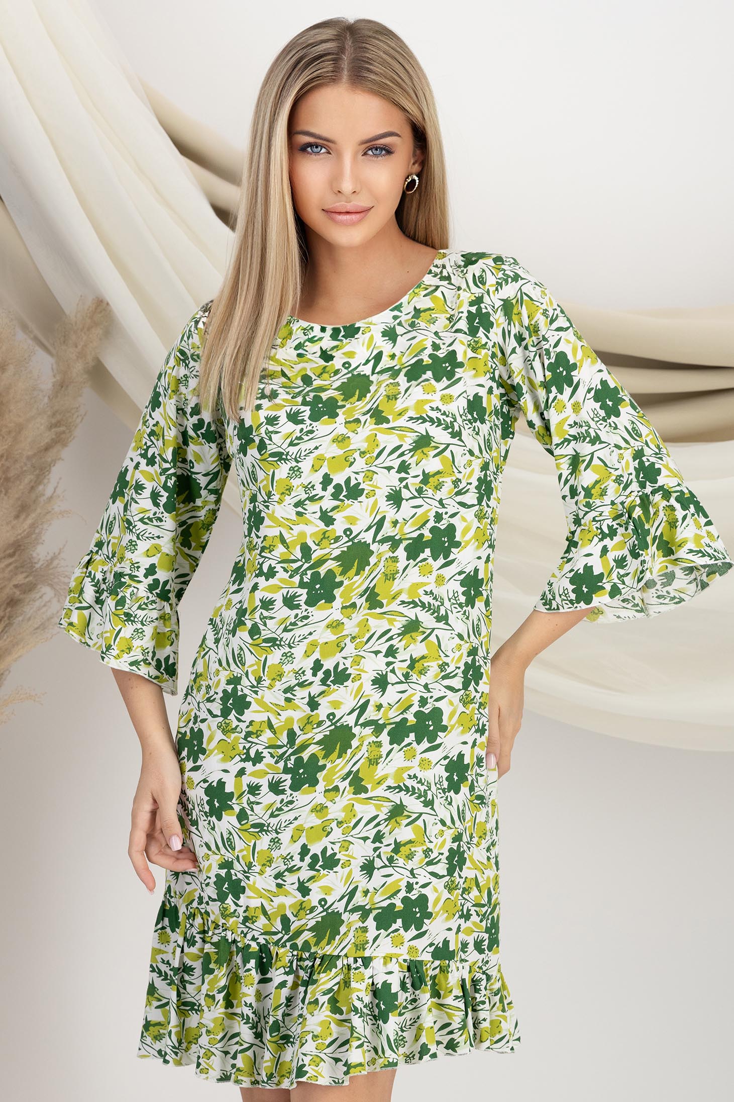 StarShinerS.ro Rochie din viscoza si in verde scurta cu un croi drept si volanas la maneca - StarShinerS