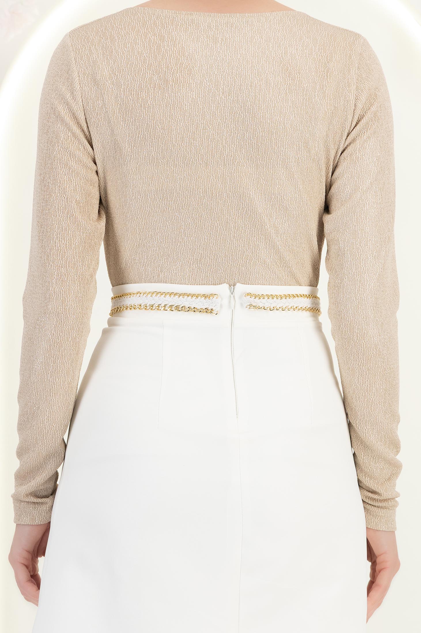 Női bézs színű blúz lurexből, testhez simuló, mély dekoltázssal - StarShinerS 6 - StarShinerS.hu