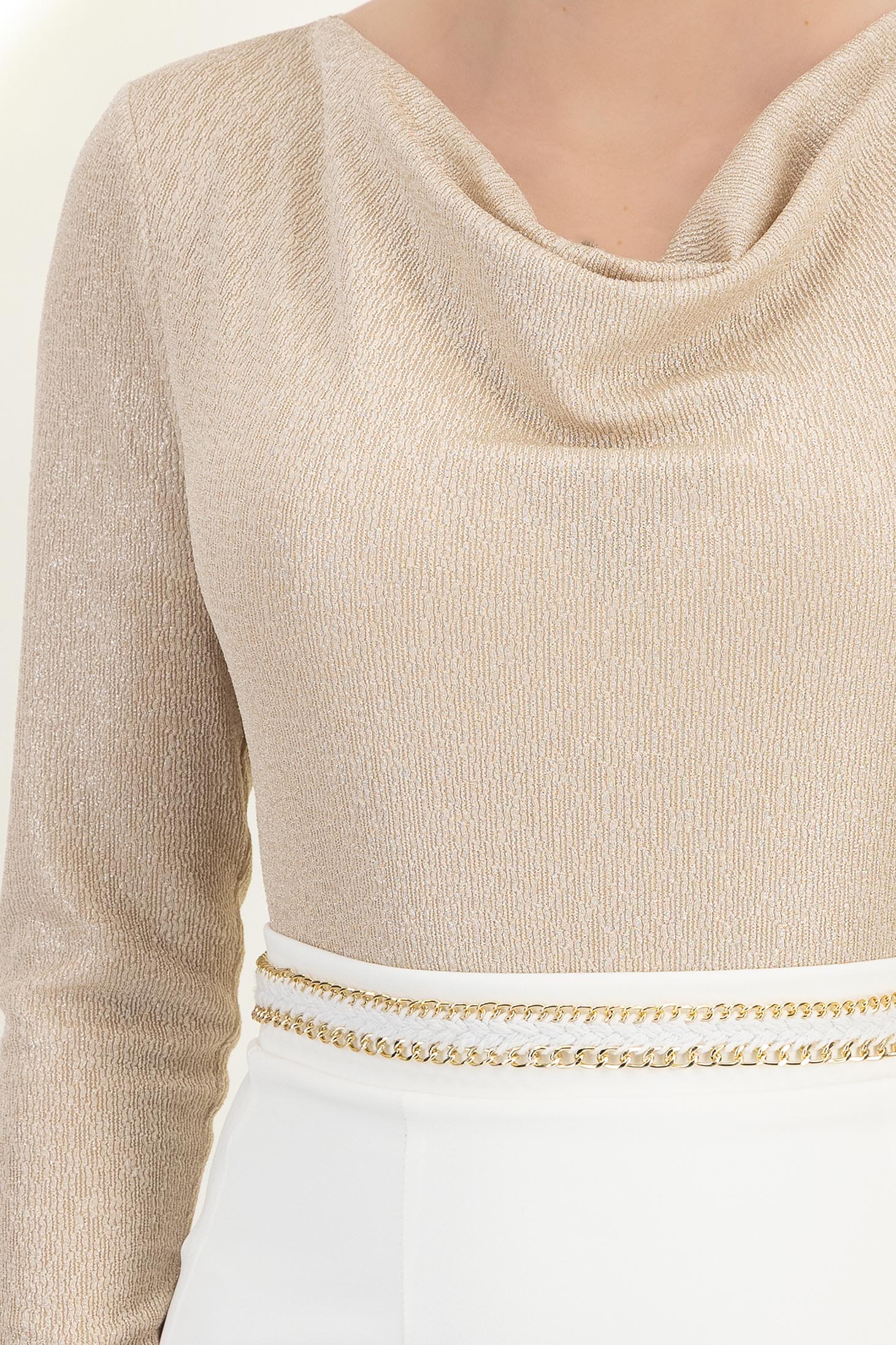 Női bézs színű blúz lurexből, testhez simuló, mély dekoltázssal - StarShinerS 4 - StarShinerS.hu