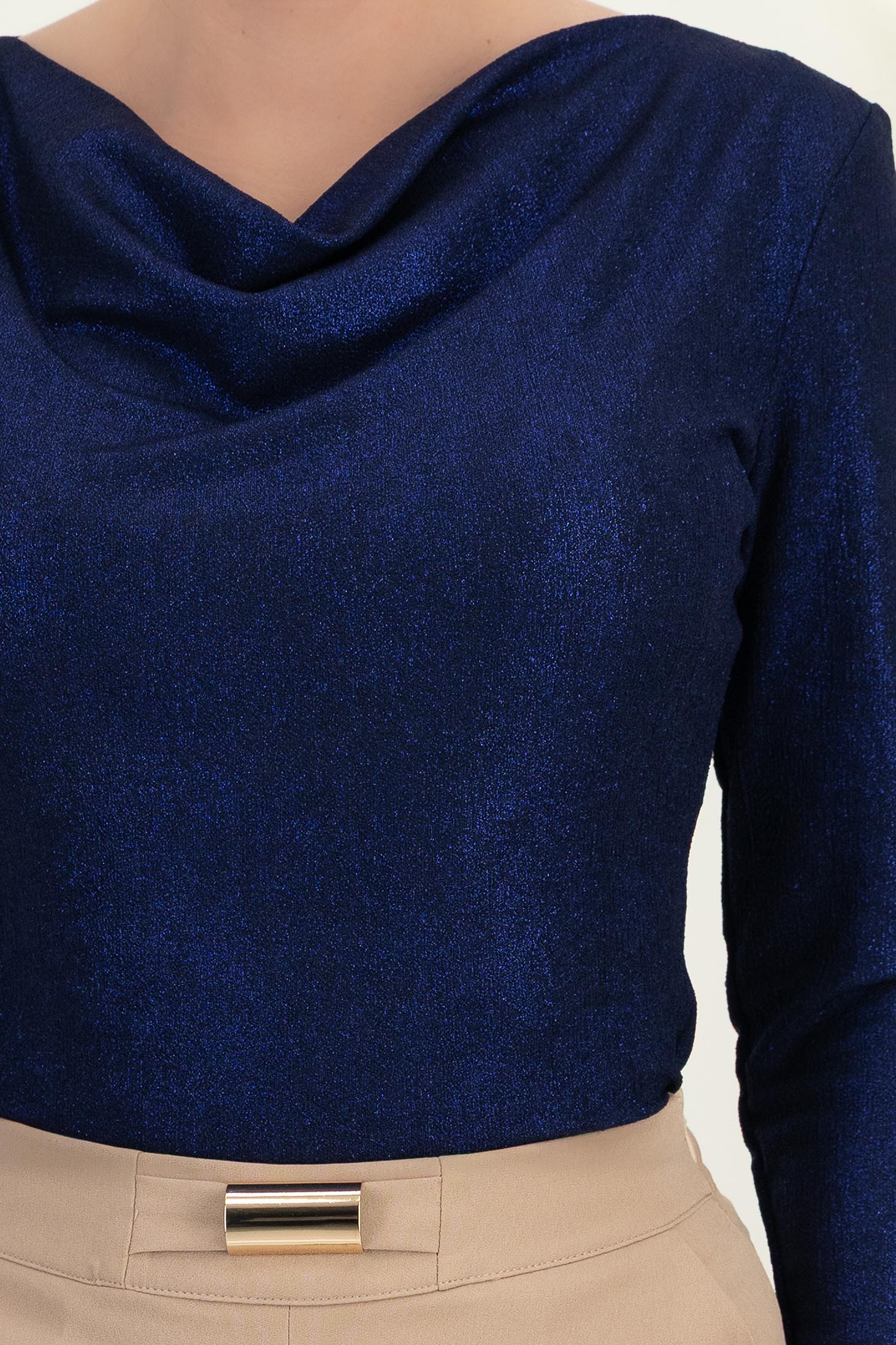 Női sötétkék színű blúz lurexből, testhez simuló, mély dekoltázssal - StarShinerS 4 - StarShinerS.hu