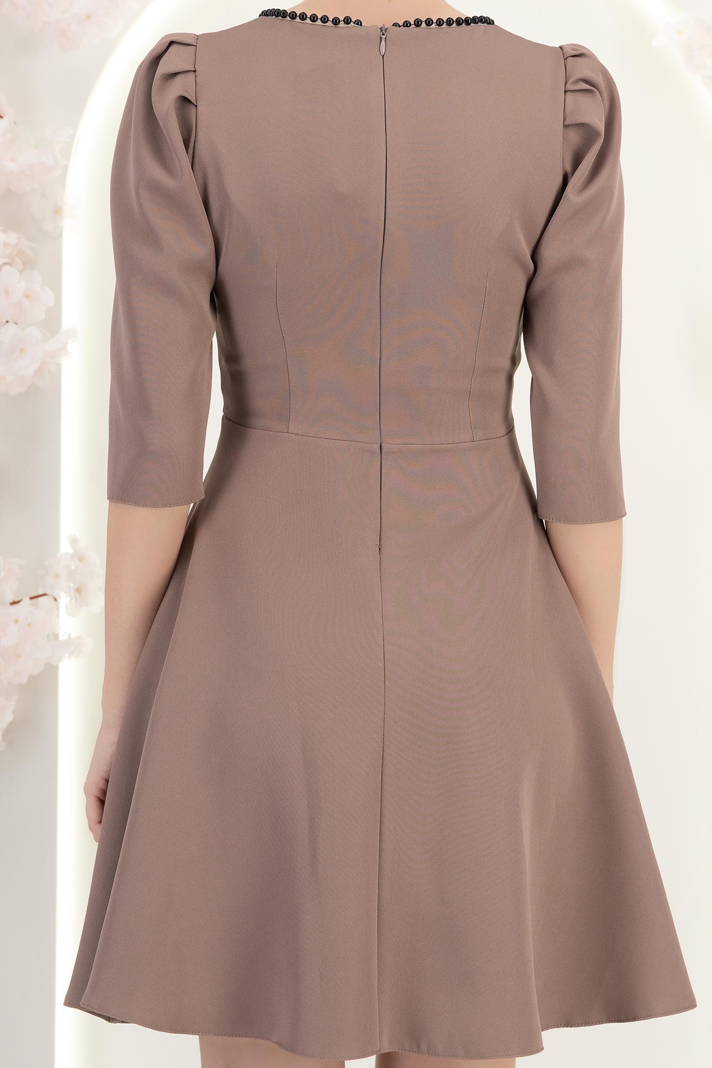 Rochie din stofa mocha scurta in clos cu umeri bufanti si perle- StarShinerS 6 - StarShinerS.ro