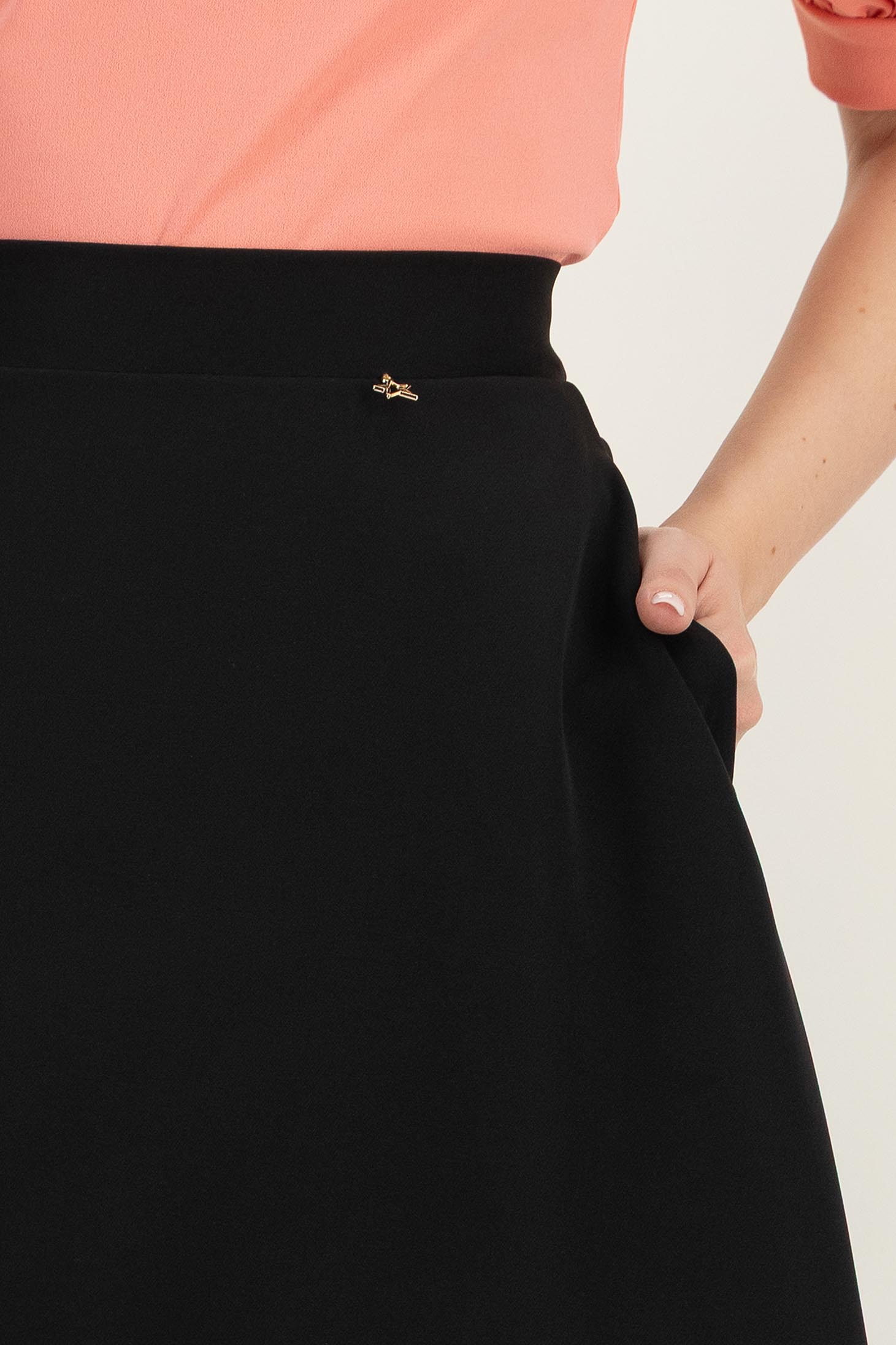 Fusta din stofa neagra midi in clos cu buzunare - StarShinerS 5 - StarShinerS.ro