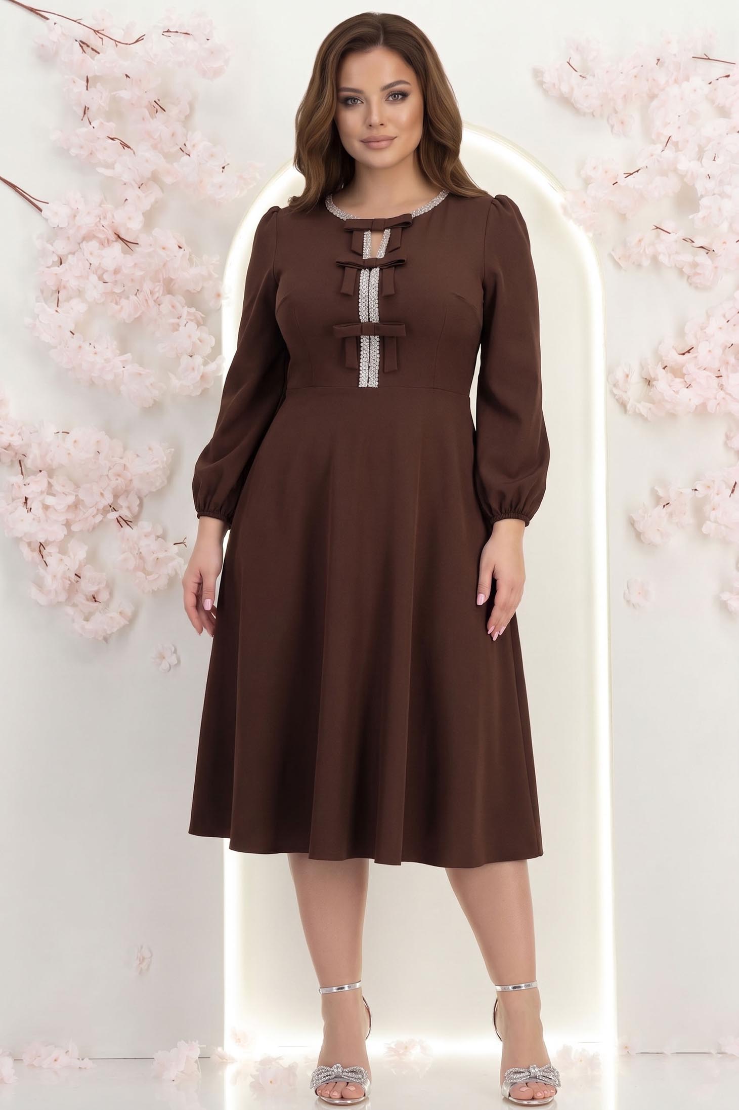 Rochie din stofa elastica maro midi in clos accesorizata cu fundite si pietre strass frontal- StarShinerS 2 - StarShinerS.ro