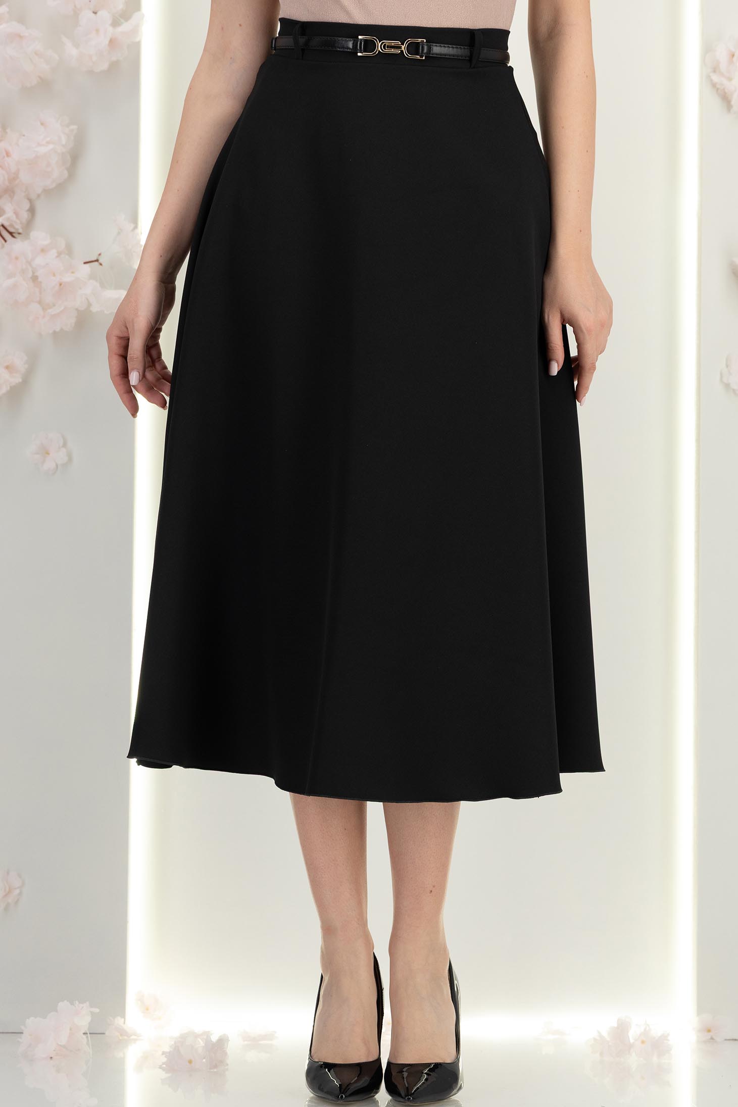 Fusta din stofa  neagra midi in clos cu accesoriu tip curea - StarShinerS 4 - StarShinerS.ro