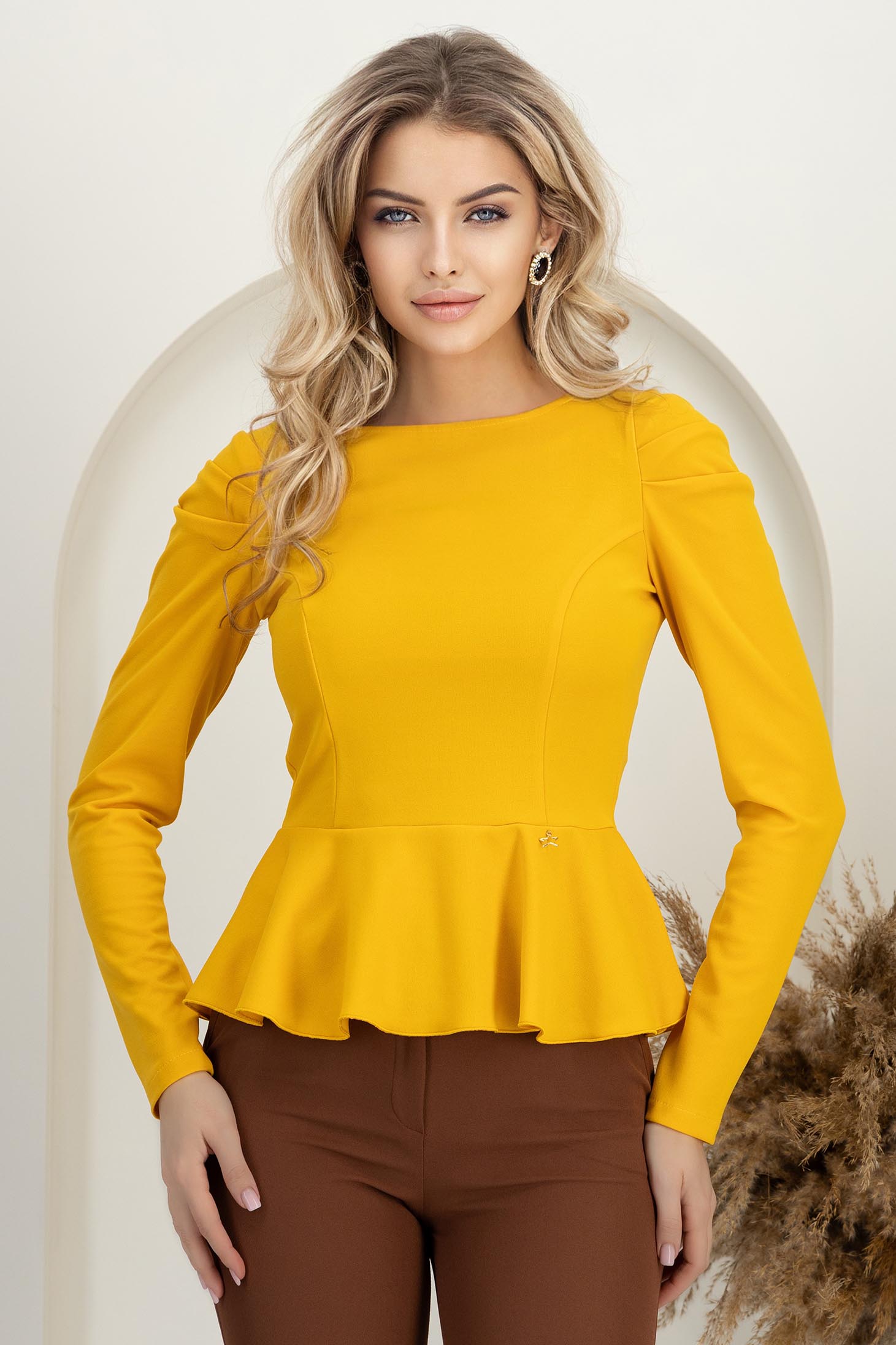 StarShinerS.ro Bluza din crep mustarie mulata cu umeri bufanti si peplum - StarShinerS