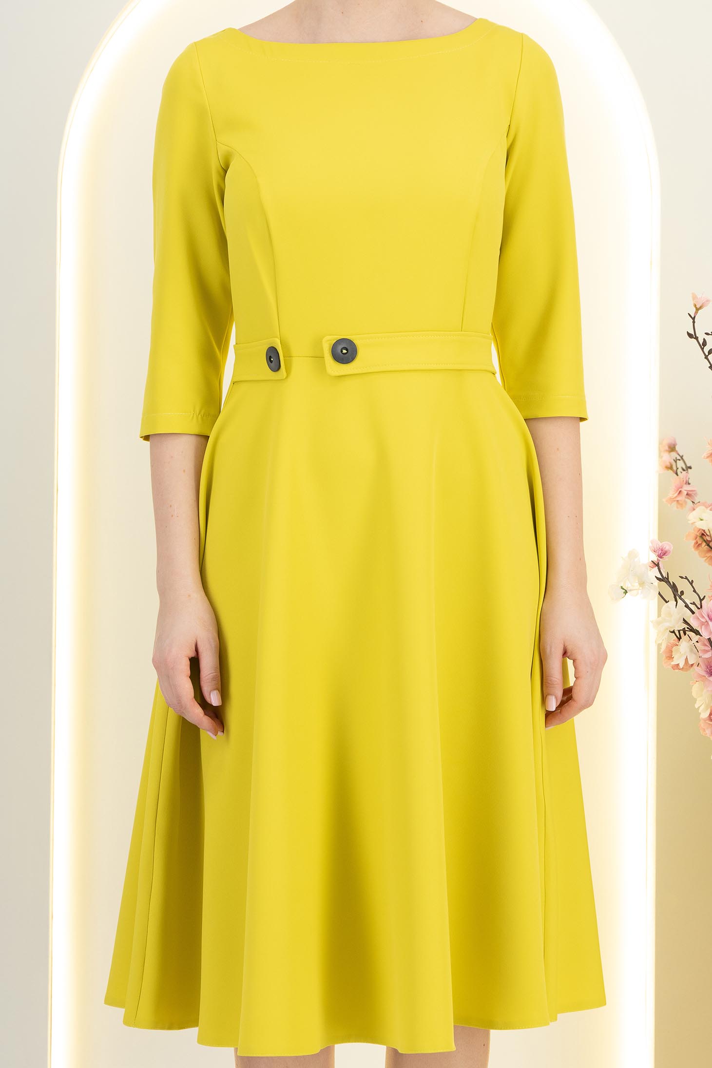 Rochie stofa verde lime midi in clos cu nasturi decorativi - StarShinerS 5 - StarShinerS.ro