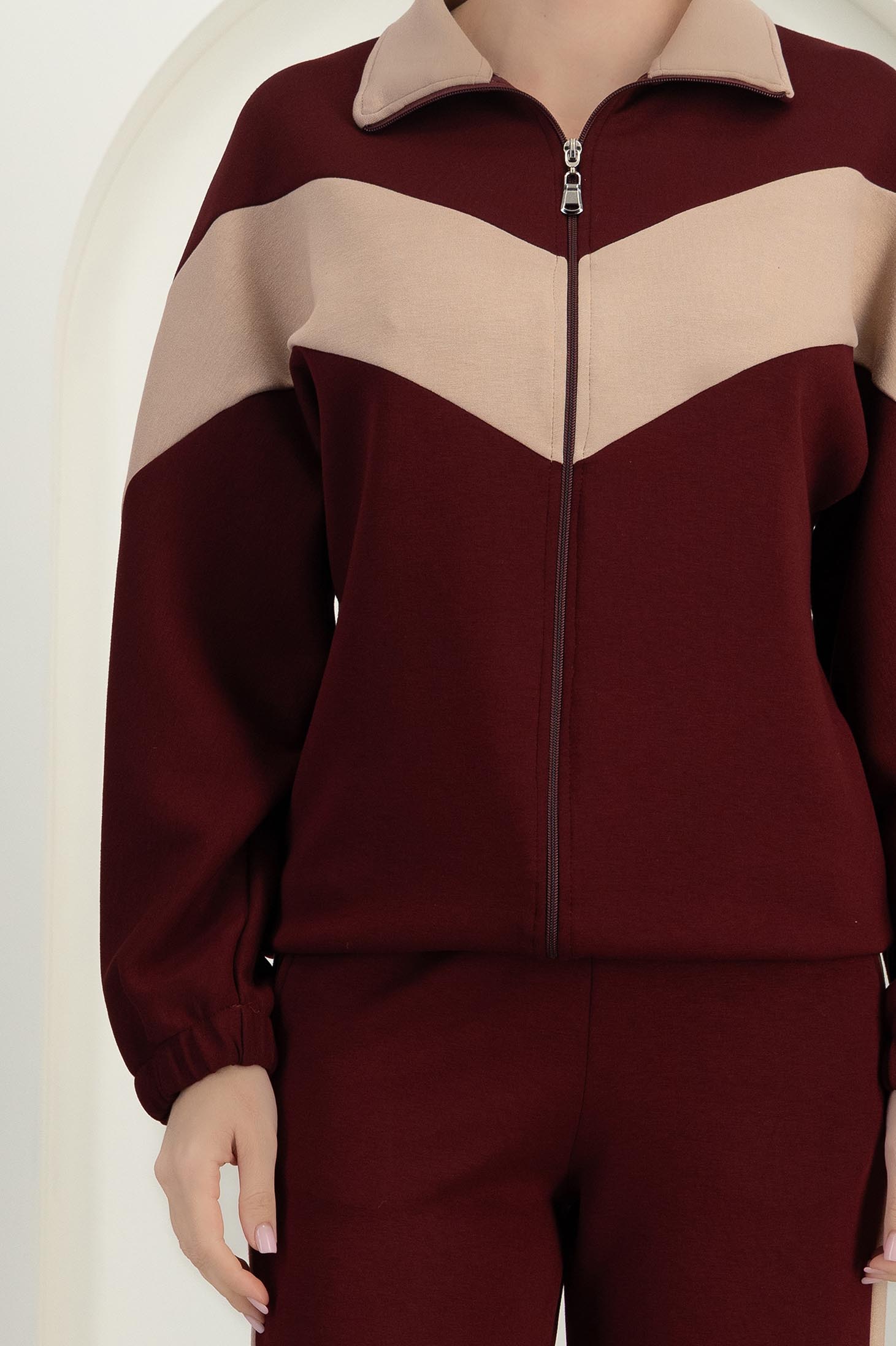 Trening din modal visiniu cu croi evazat si buzunare laterale 5 - StarShinerS.ro