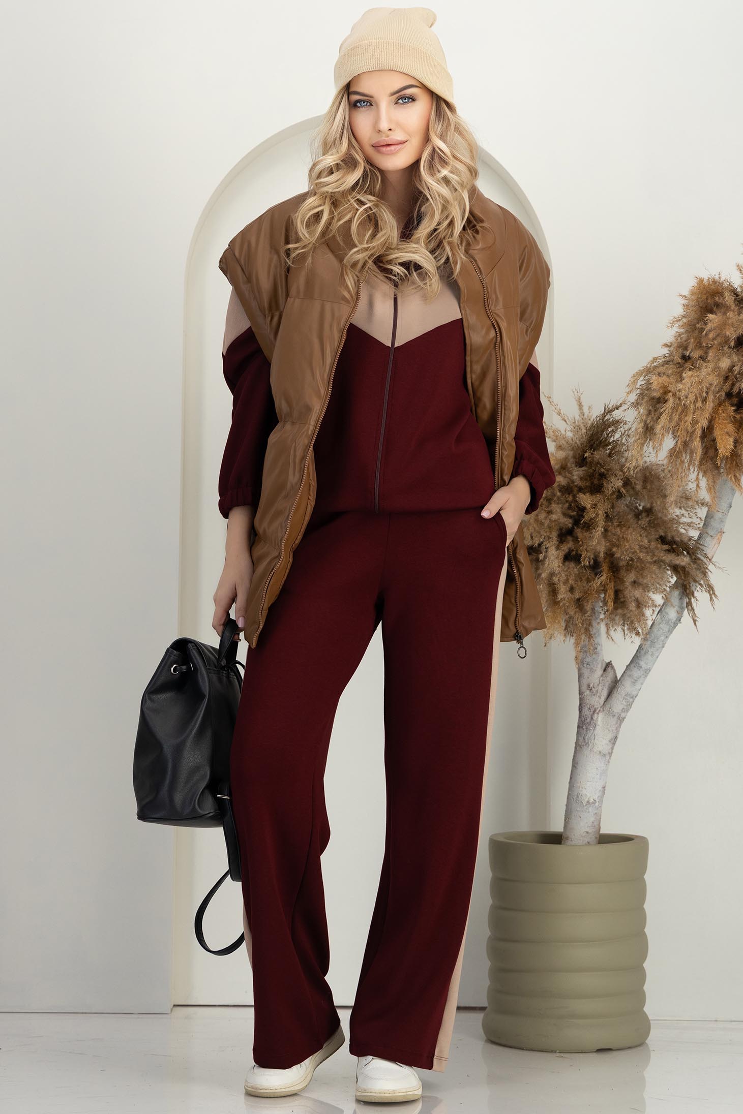 Trening din modal visiniu cu croi evazat si buzunare laterale 4 - StarShinerS.ro