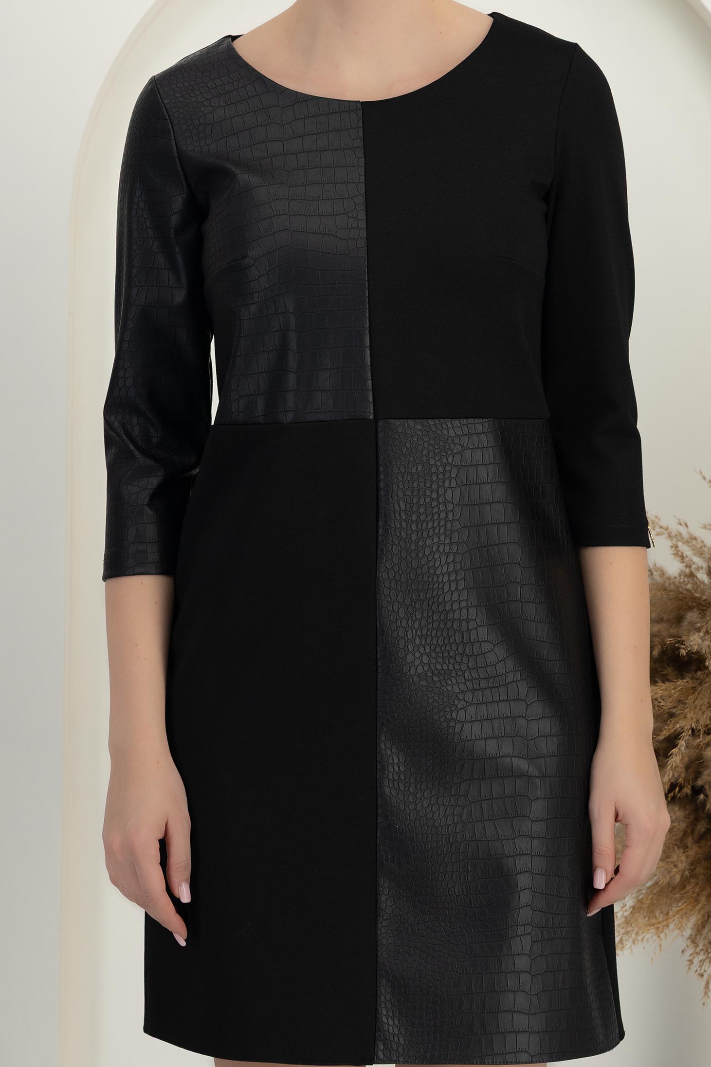Rochie din jersey si piele ecologica tip croco neagra scurta cu un croi drept si maneci trei-sferturi - StarShinerS 5 - StarShinerS.ro
