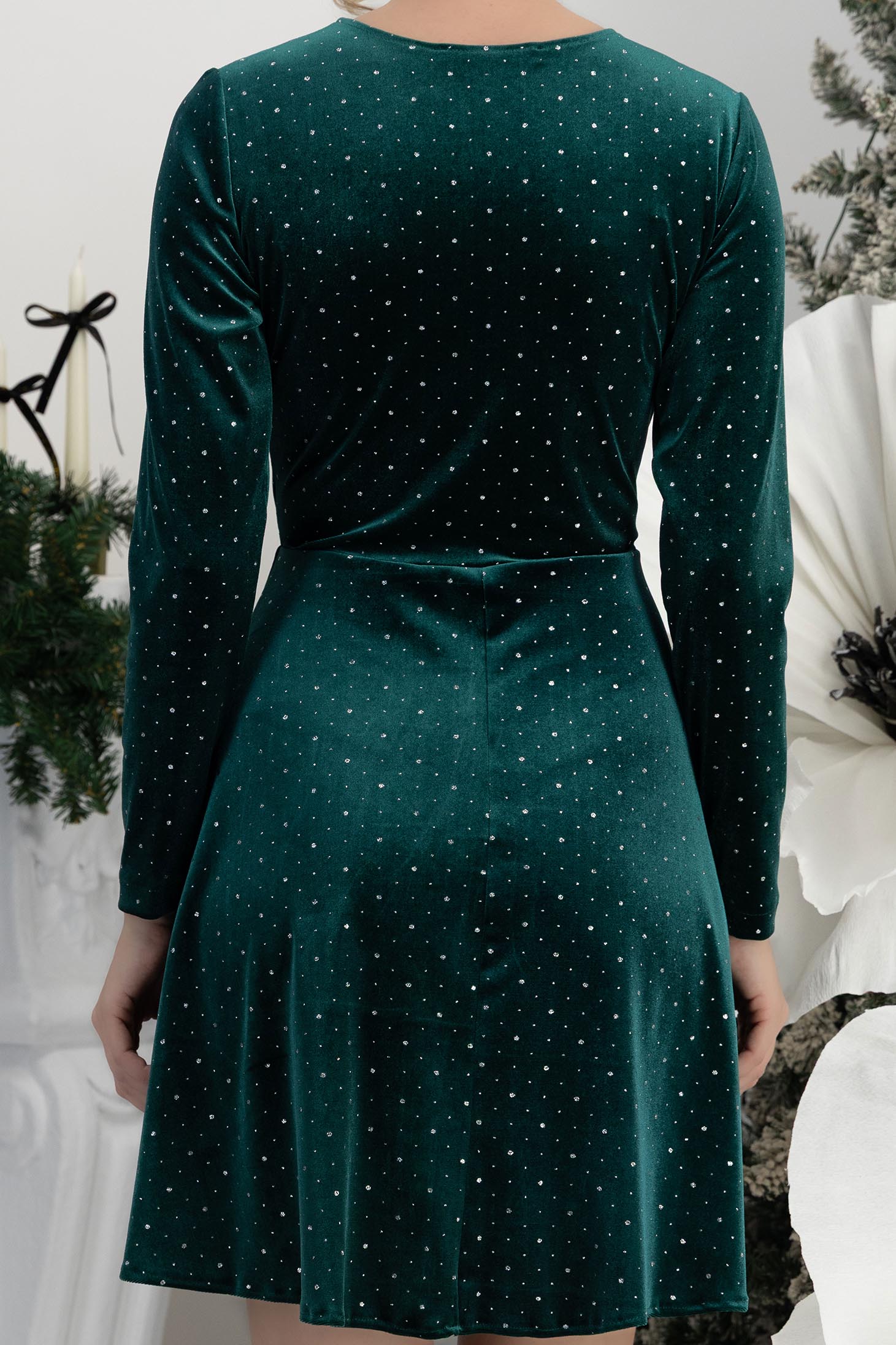 Rochie din catifea verde scurta in clos cu decolteu petrecut si sclipici- StarShinerS 5 - StarShinerS.ro