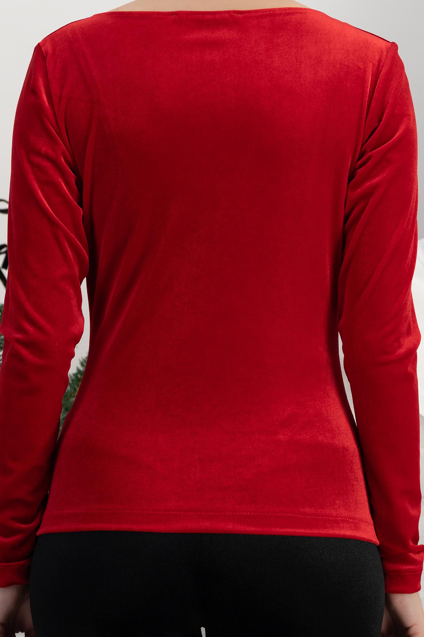 Bluza din catifea rosie mulata cu decolteu cazut - StarShinerS 5 - StarShinerS.ro