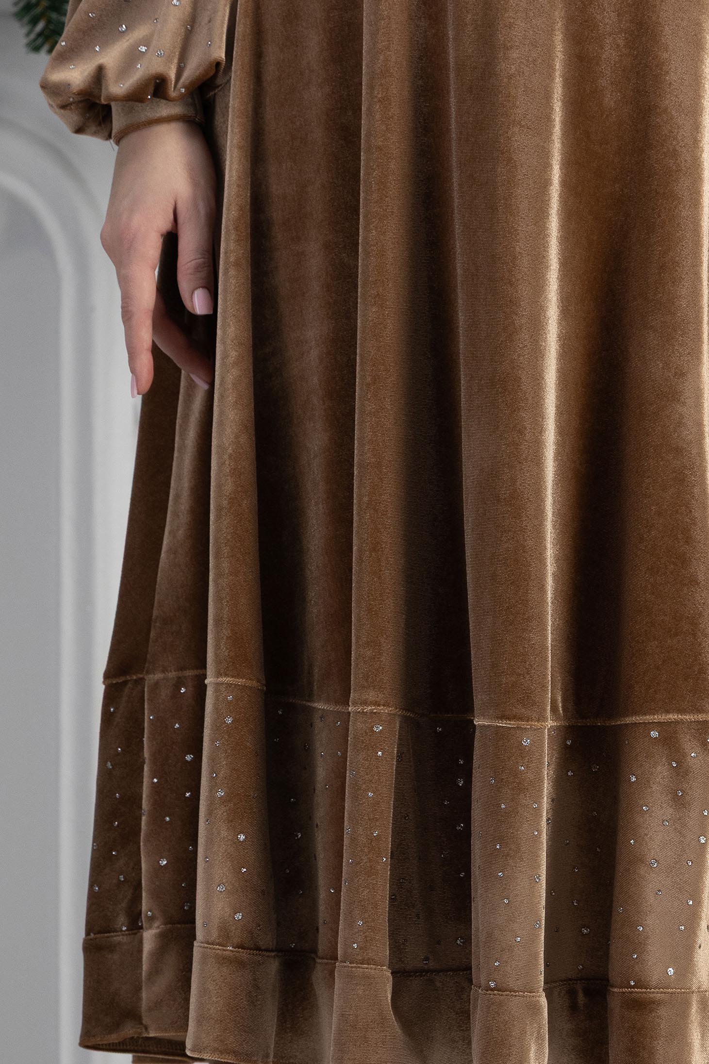 Fusta din catifea mocha midi in clos cu sclipici - StarShinerS 7 - StarShinerS.ro