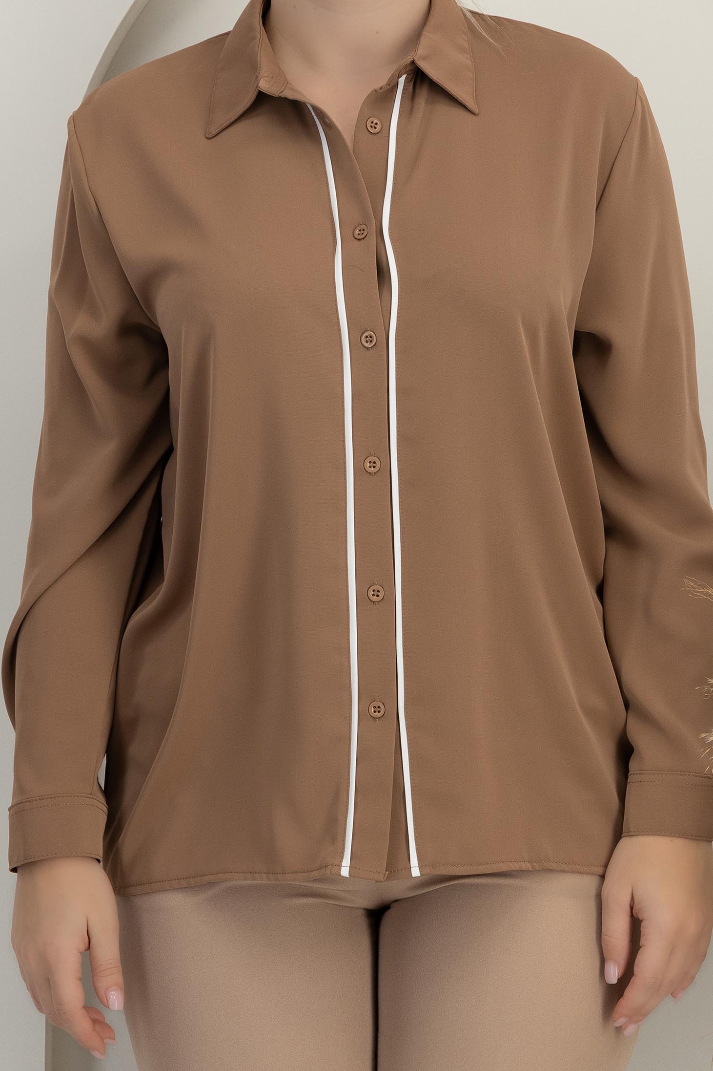 Camasa dama din satin maro cu maneca lunga si croi larg 5 - StarShinerS.ro