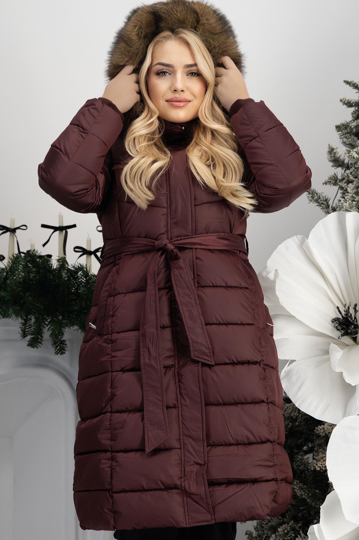 Geaca din fas visinie lunga cambrata cu cordon si insertie de blana eco detasabile 3 - StarShinerS.ro