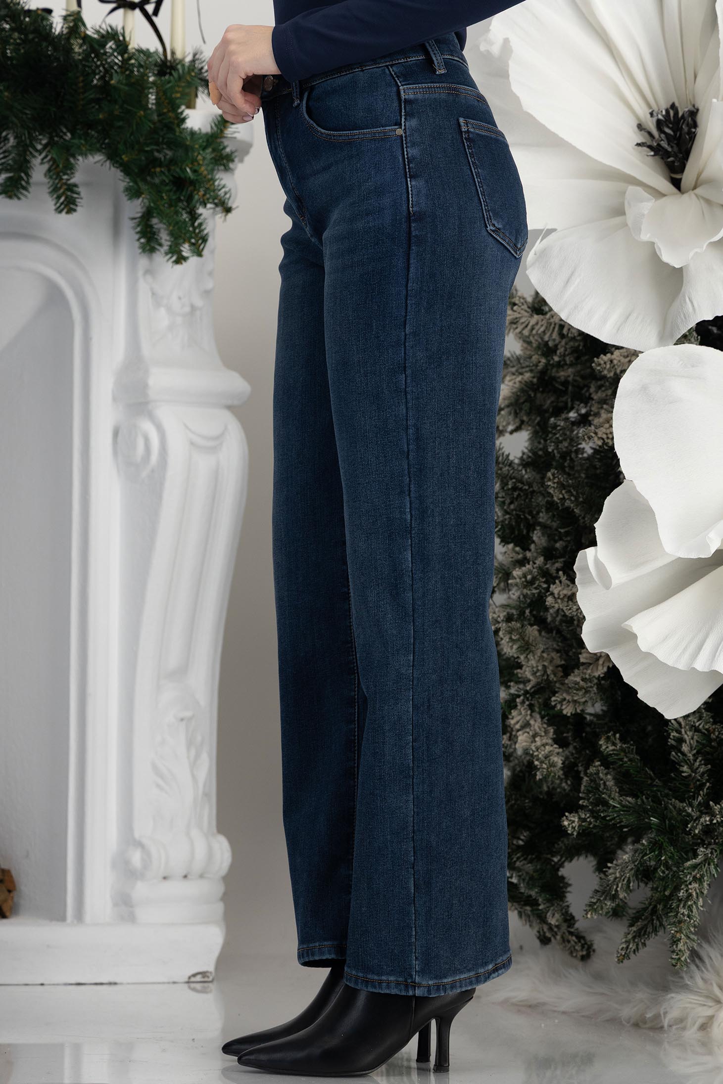 Blugi albastri lungi evazati si vatuiti cu buzunare 3 - StarShinerS.ro