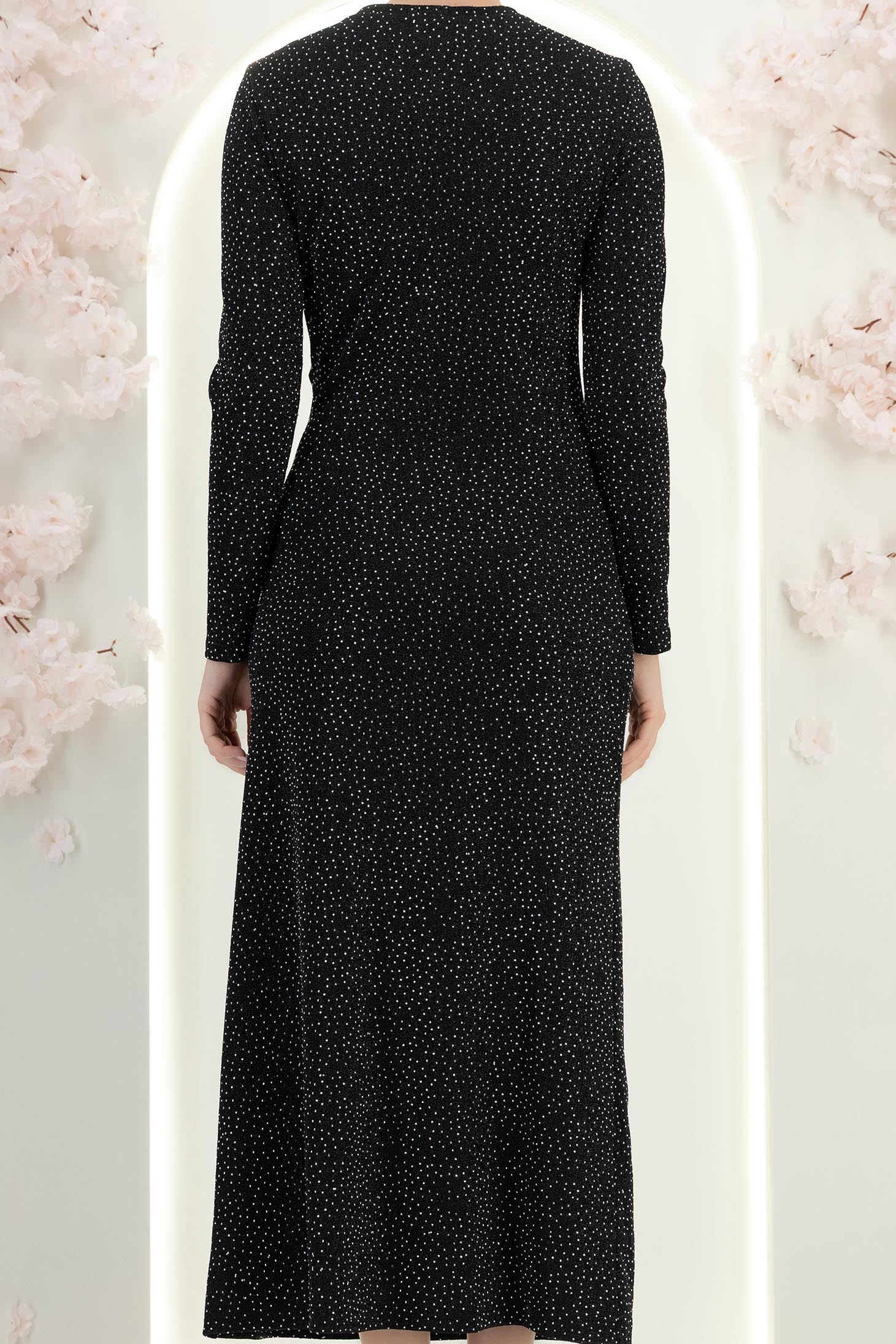 Fekete lurex midi ceruza ruha csillogó applikációkkal – StarShinerS 6 - StarShinerS.hu