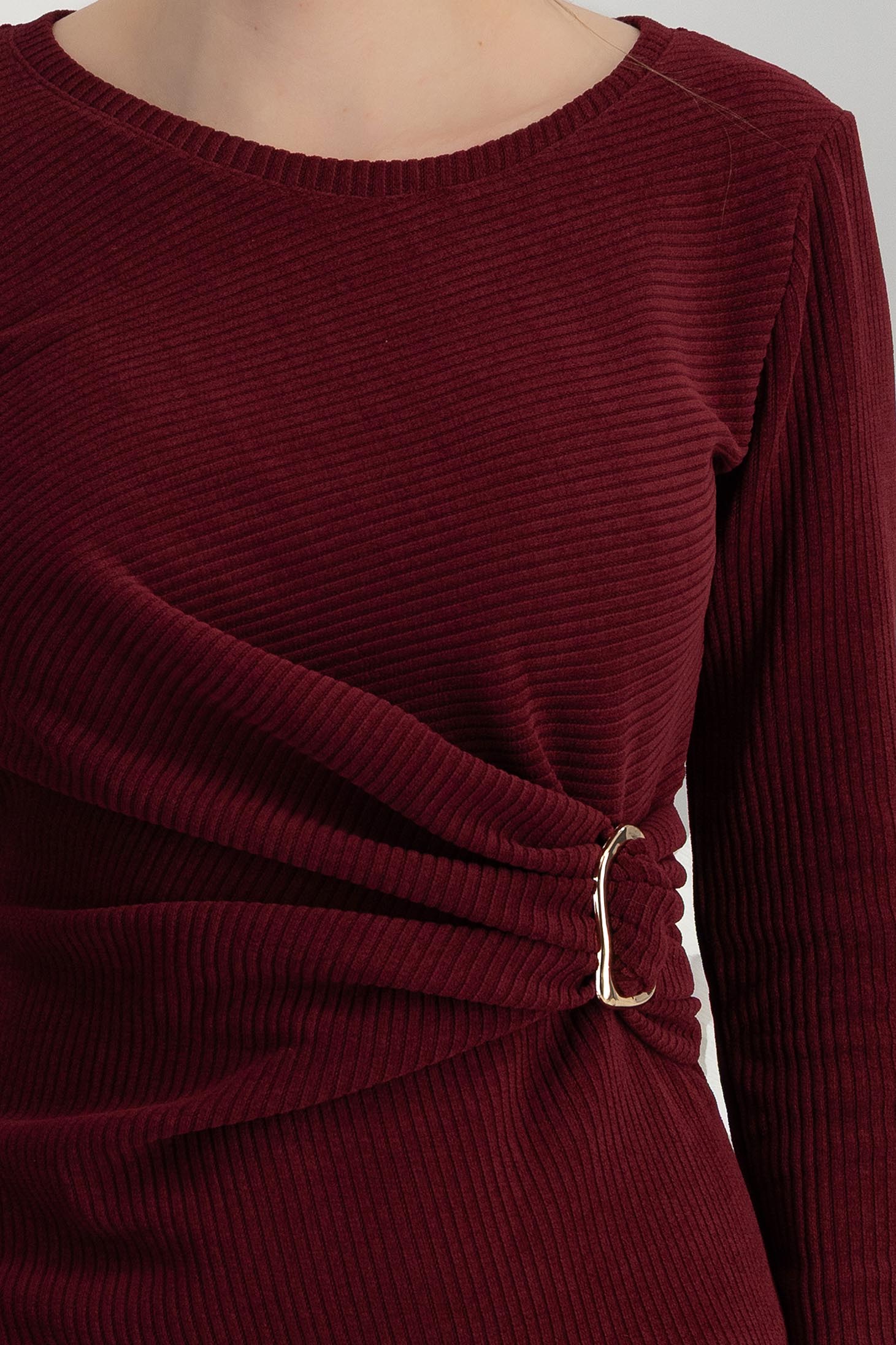 Rochie din tricot fin visinie până la genunchi tip creion cu accesoriu metalic si drapaje laterale - StarShinerS 4 - StarShinerS.ro