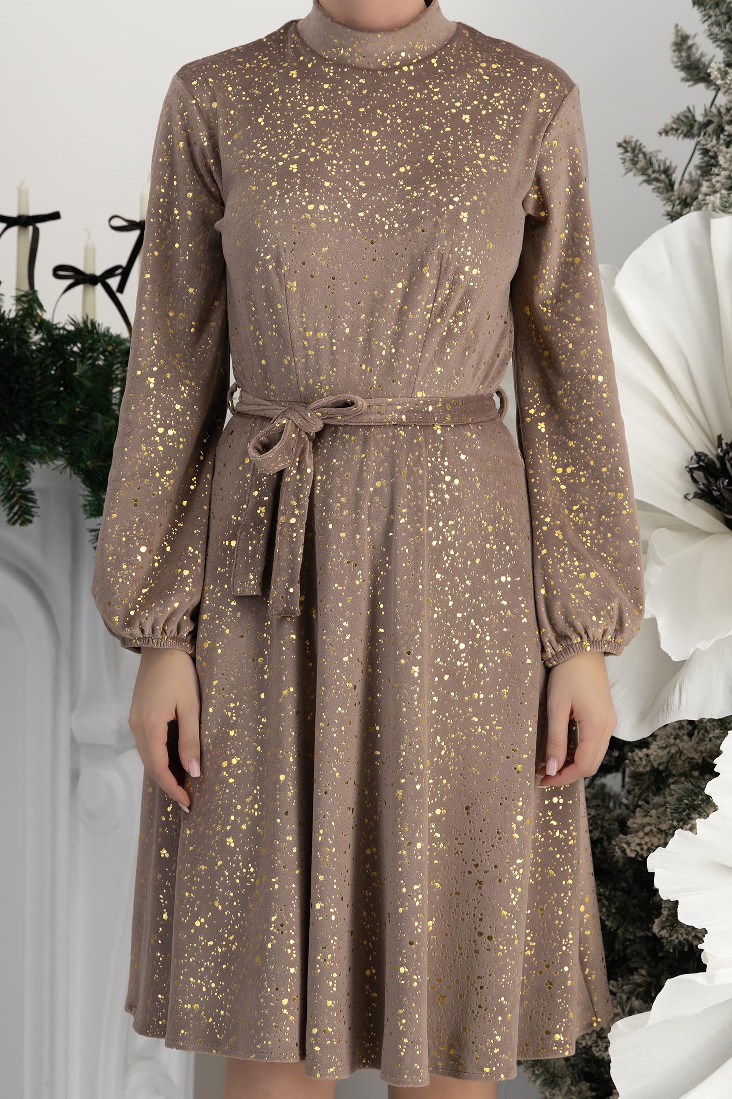 Rochie bej din catifea pana la genunchi in clos cu elastic in talie si cordon detasabil StarShinerS 5 - StarShinerS.ro