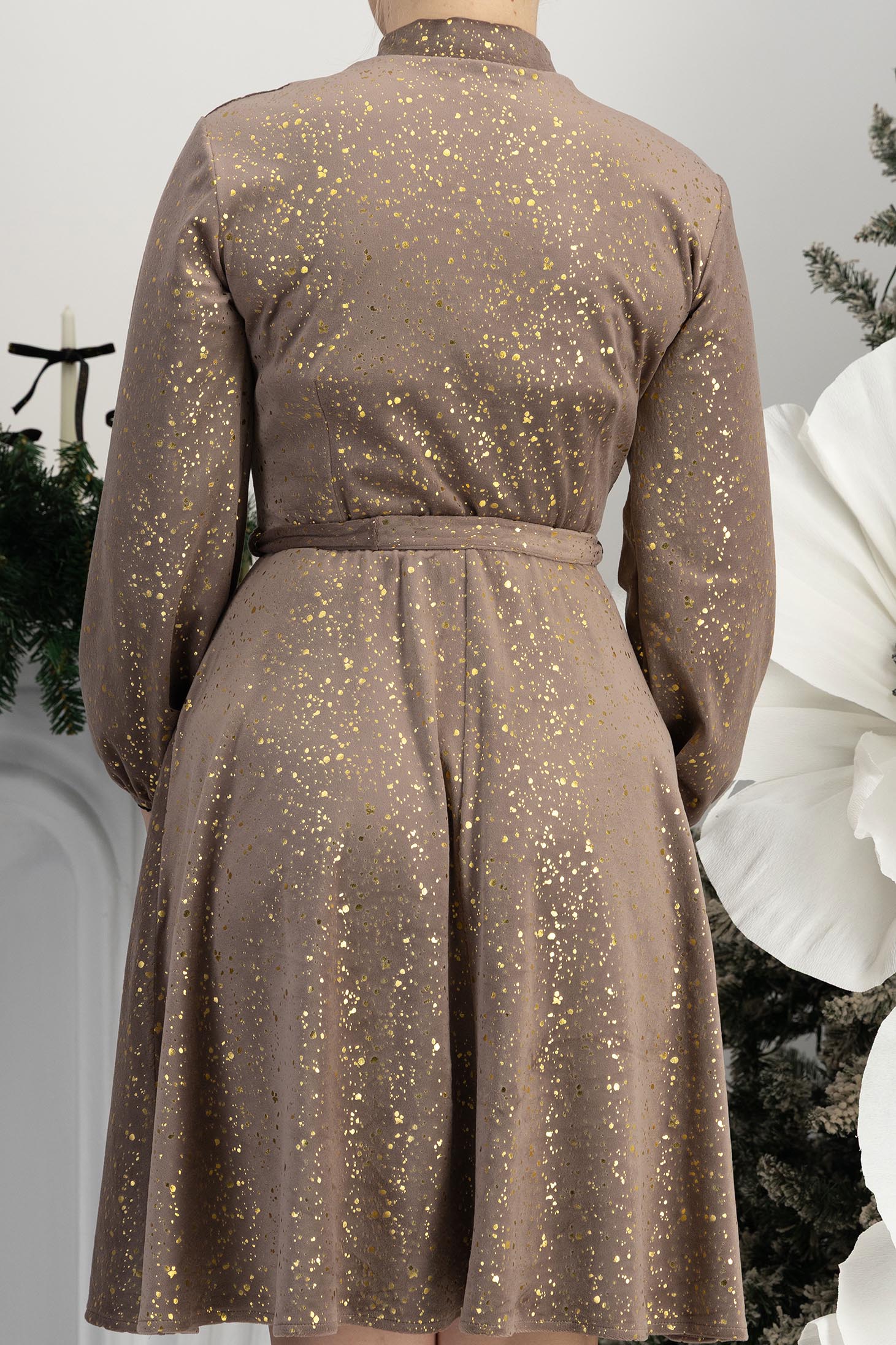 StarShinerS bežový šaty samet zapínání v pase na gumu 6 - StarShinerS.cz