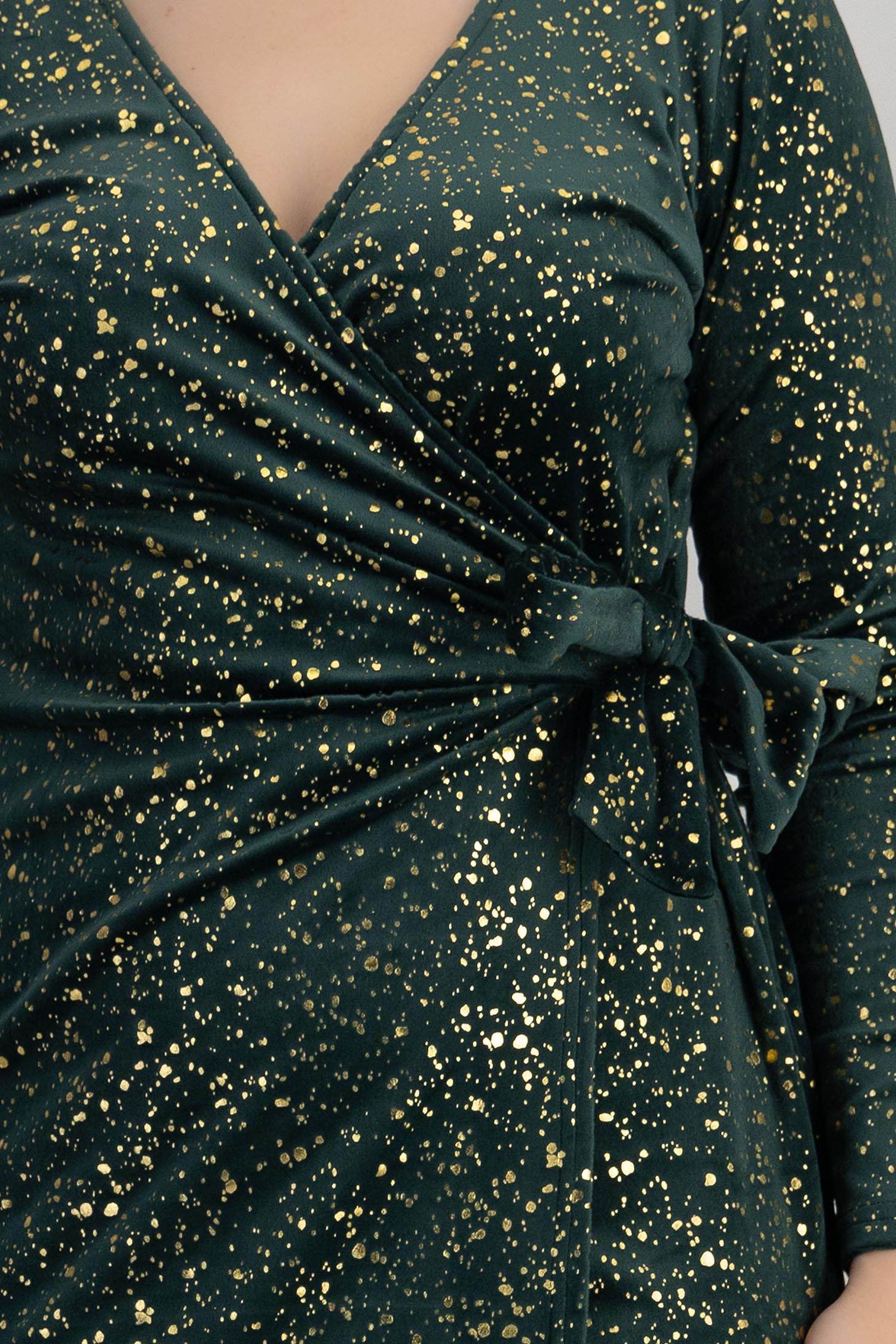 Zöld ezüstcsillogós bársony rövid ceruza ruha átlapolt dekoltázzsal – StarShinerS 4 - StarShinerS.hu