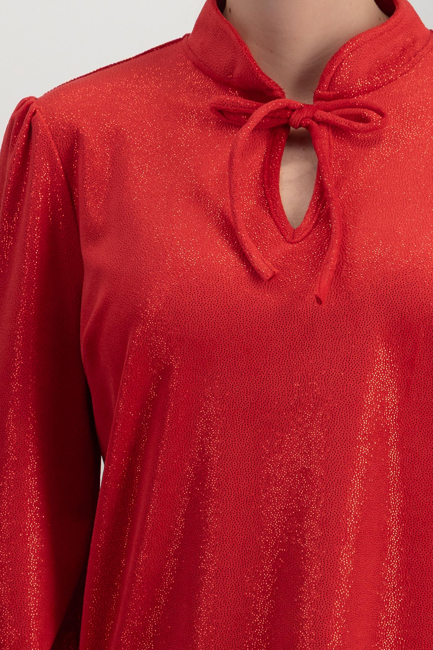 Bluza din catifea cu sclipici rosie cu un croi usor larg si volanase la maneca - StarShinerS 4 - StarShinerS.ro