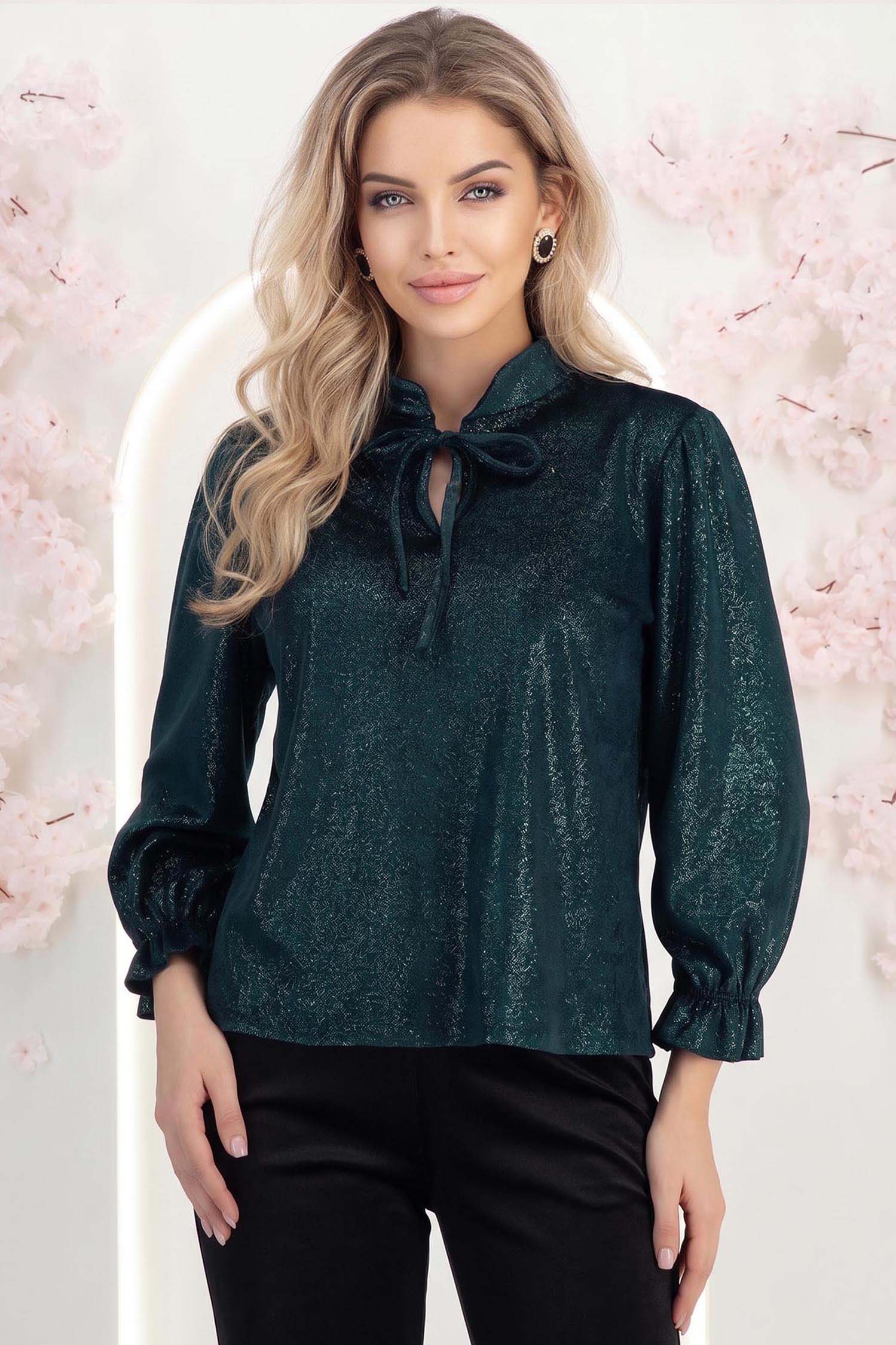 StarShinerS.ro Bluza din catifea cu sclipici verde cu un croi usor larg si volanase la maneca - StarShinerS