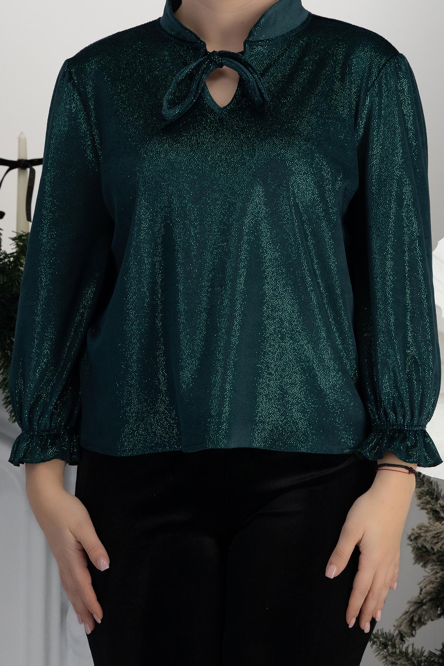 Bluza din catifea cu sclipici verde cu un croi usor larg si volanase la maneca - StarShinerS 4 - StarShinerS.ro