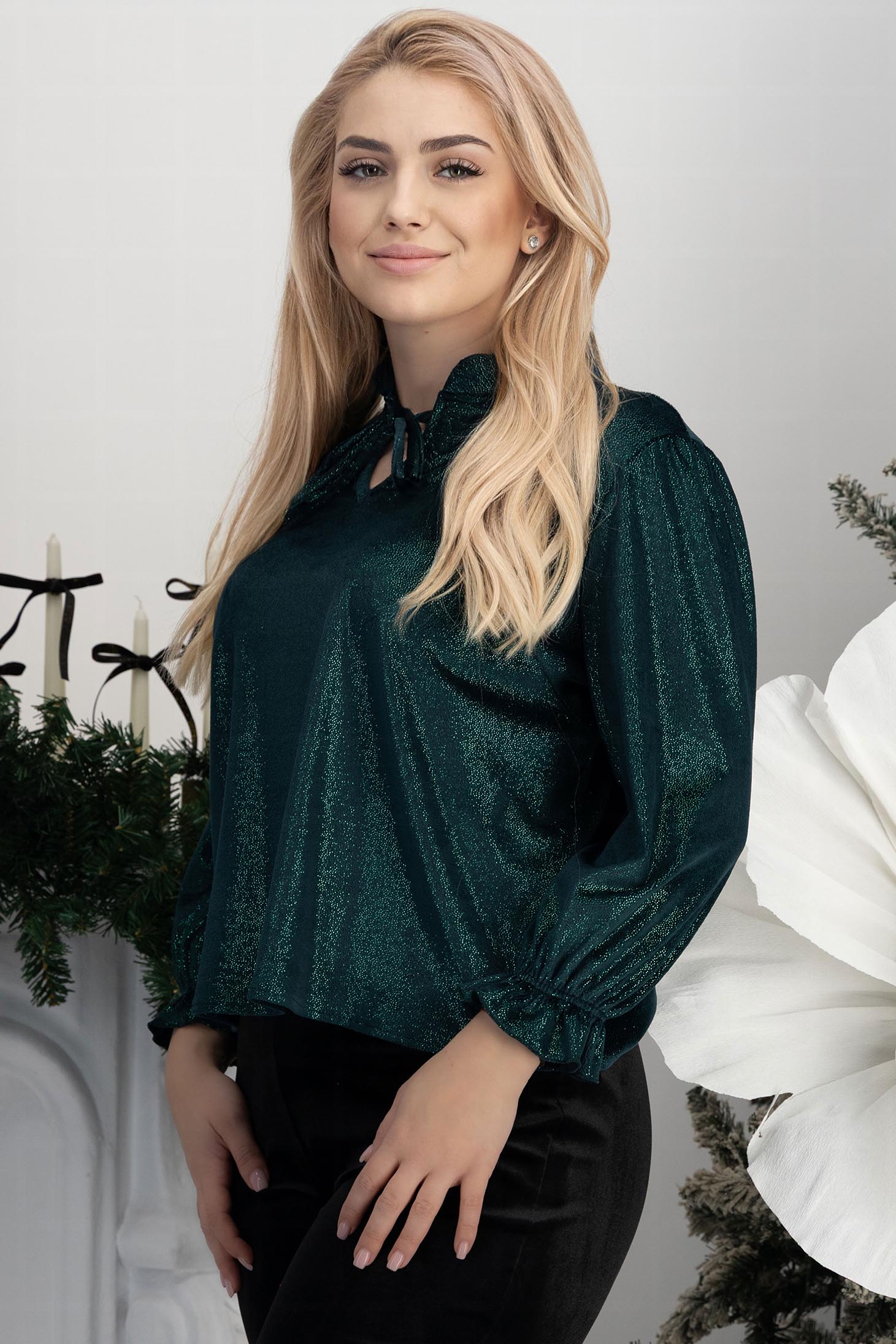 Bluza din catifea cu sclipici verde cu un croi usor larg si volanase la maneca - StarShinerS 2 - StarShinerS.ro