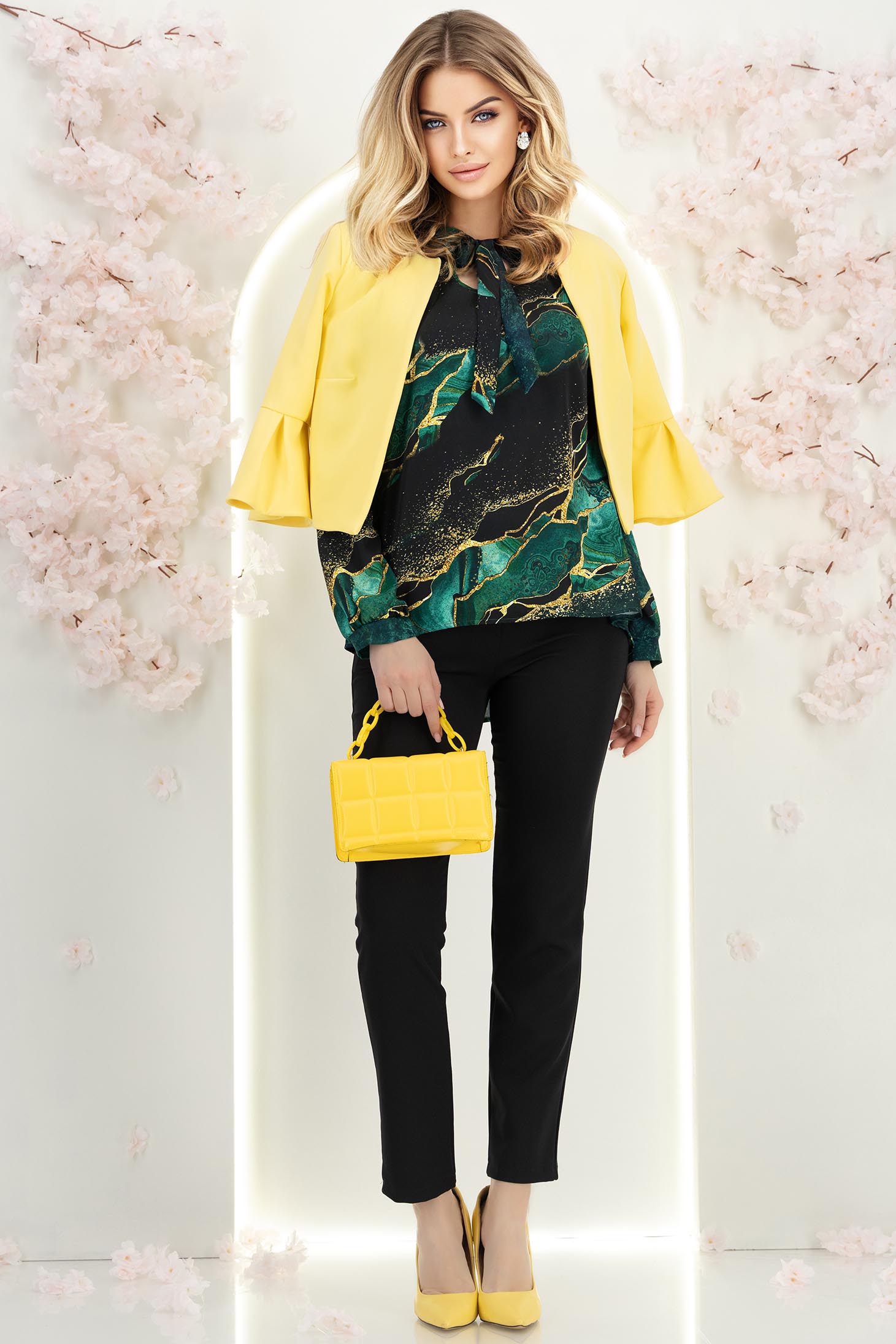 Női blúz folyékony anyagból, zöld mintás, bő szabású, sálgallérral – StarShinerS 3 - StarShinerS.hu