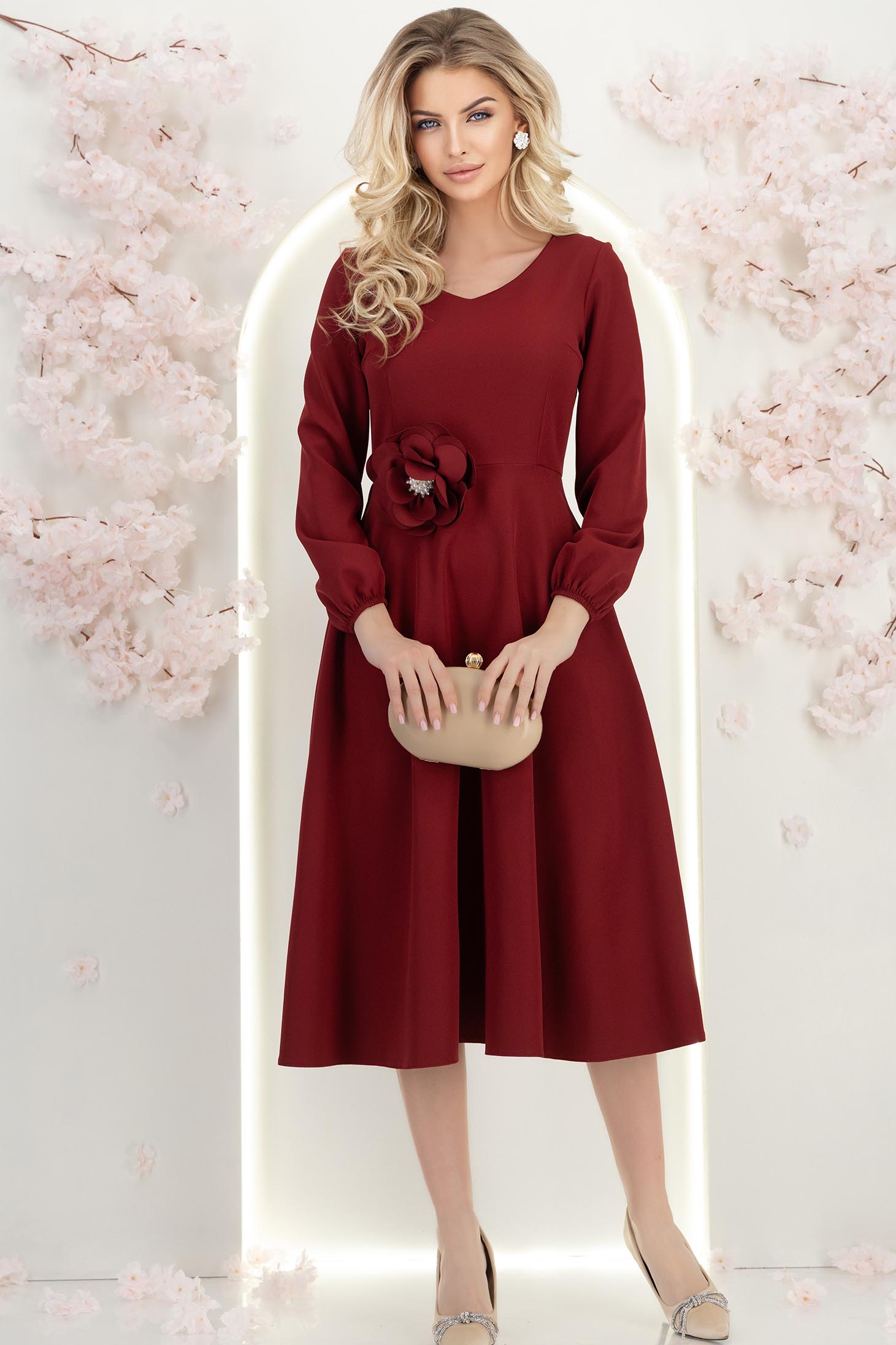 Rochie din stofa elastica visinie midi in clos cu brosa in forma de floare cu buzunare 4 - StarShinerS.ro