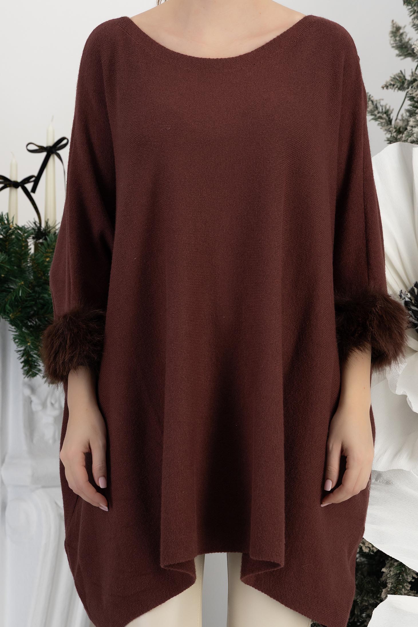 Barna finom kötött anyagból készült, bő szabású blúz háromnegyedes ujjakkal és műszőrme betétekkel 5 - StarShinerS.hu