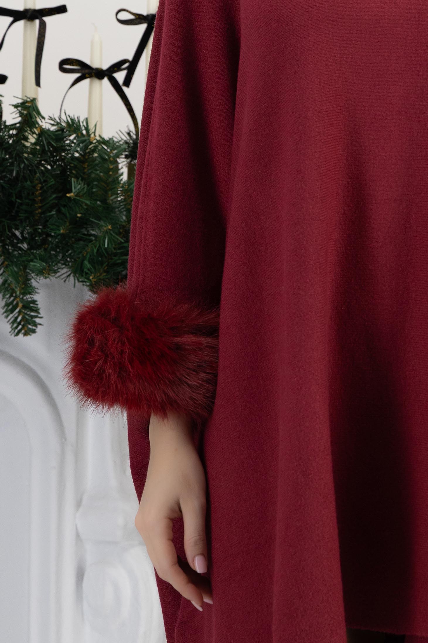 Bluza din tricot fin visinie cu maneci trei-sferturi si croi larg cu insertii de blana ecologica 4 - StarShinerS.ro