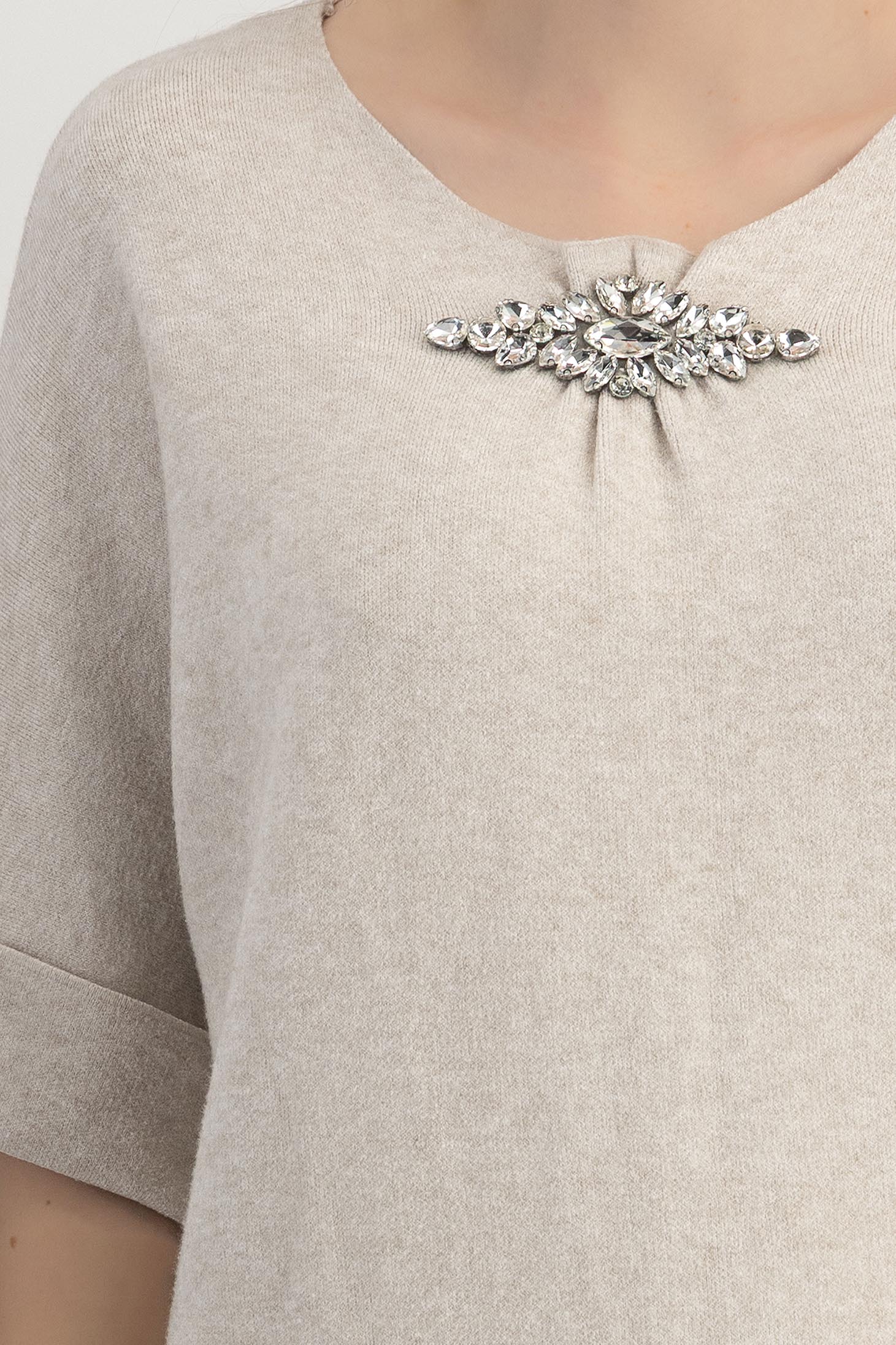 Rochie din tricot fin crem gri pana la genunchi cu croi larg si accesoriu cu pietre strass 4 - StarShinerS.ro