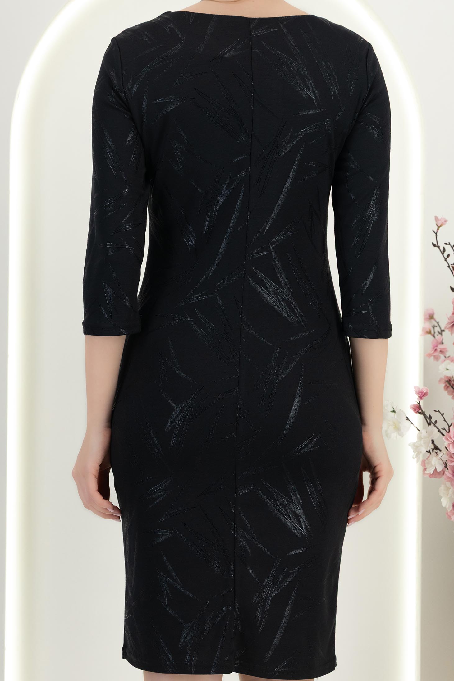 Fekete midi hosszúságú, egyenes szabású modal ruha háromnegyedes ujjakkal - StarShinerS 6 - StarShinerS.hu