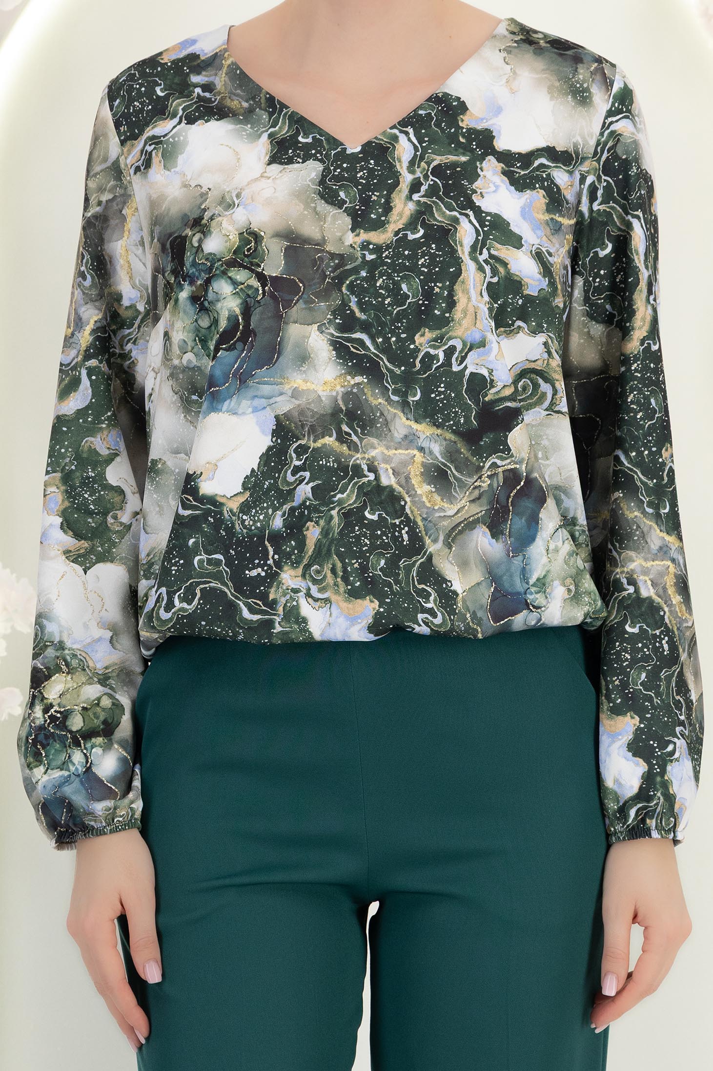 Bluza dama din viscoza verde cu croi larg cu decolteu in v 5 - StarShinerS.ro