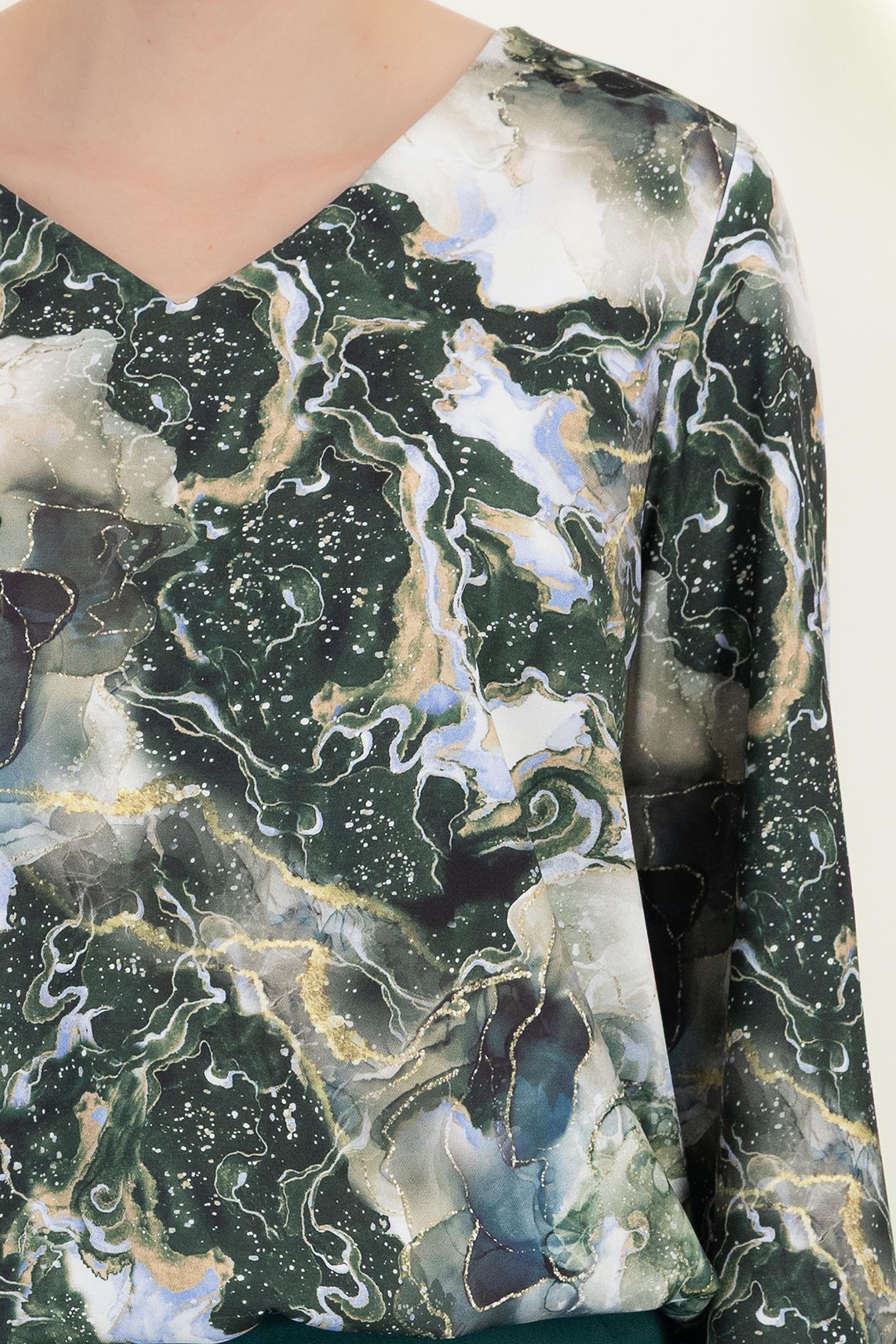 Bluza dama din viscoza verde cu croi larg cu decolteu in v 4 - StarShinerS.ro