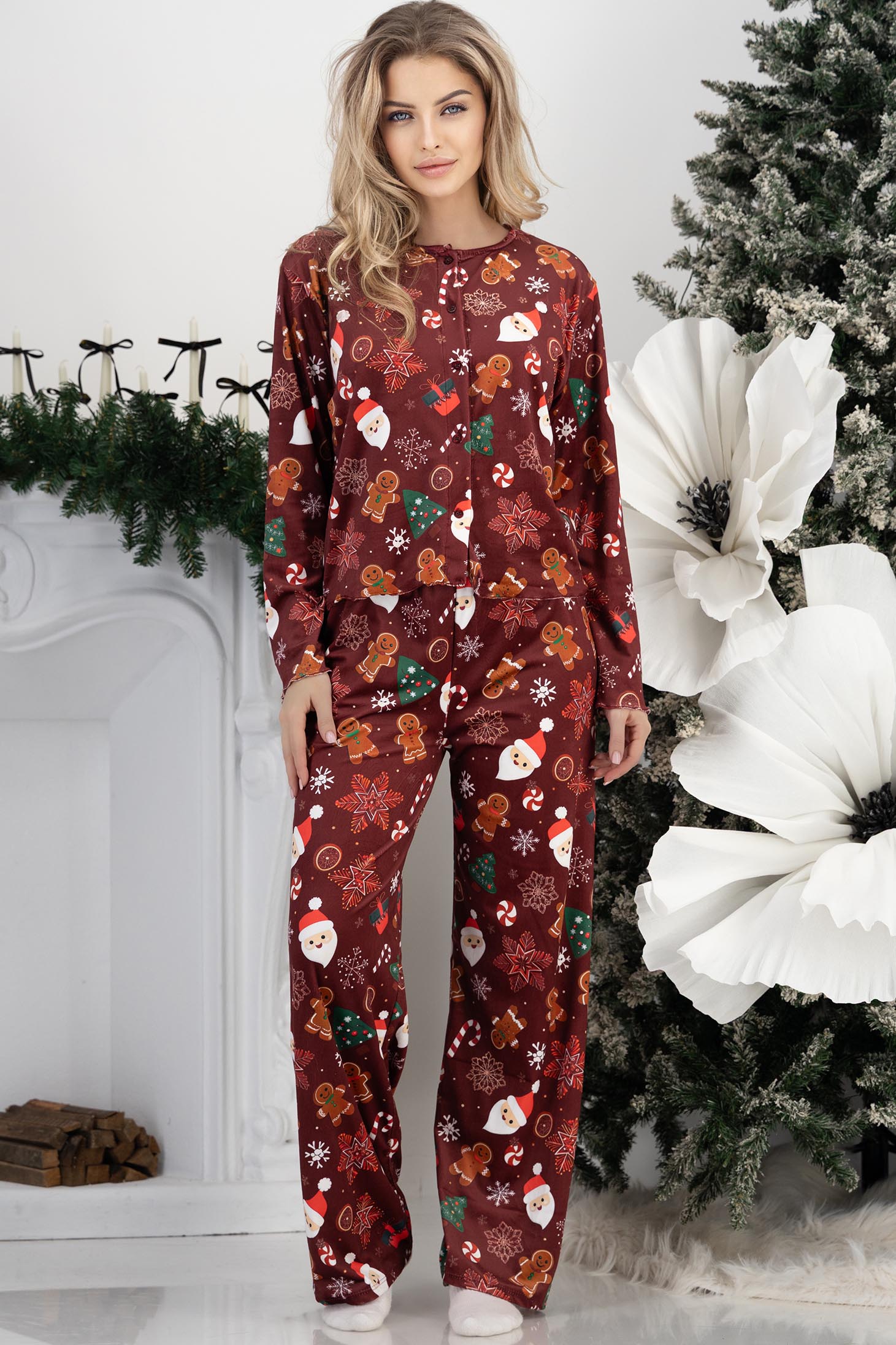 Pijama pufoasa din viscoza maro-inchis cu un croi larg si nasturi imprimata festiv 3 - StarShinerS.ro