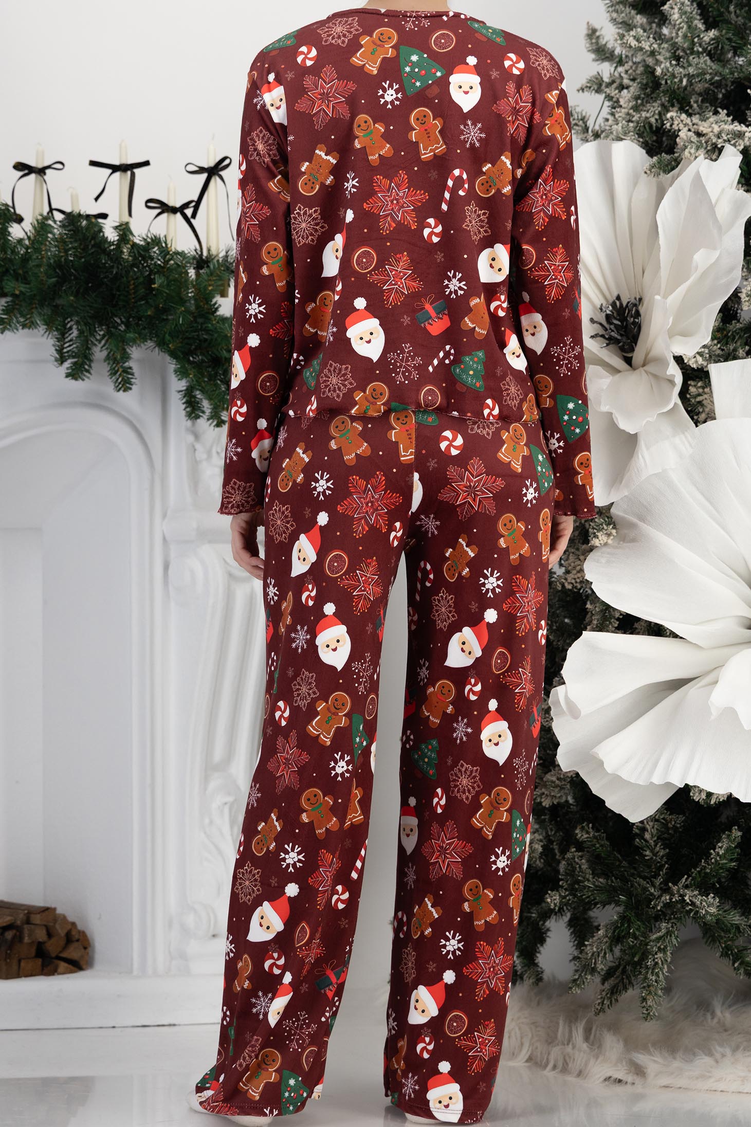 Pijama pufoasa din viscoza maro-inchis cu un croi larg si nasturi imprimata festiv 6 - StarShinerS.ro