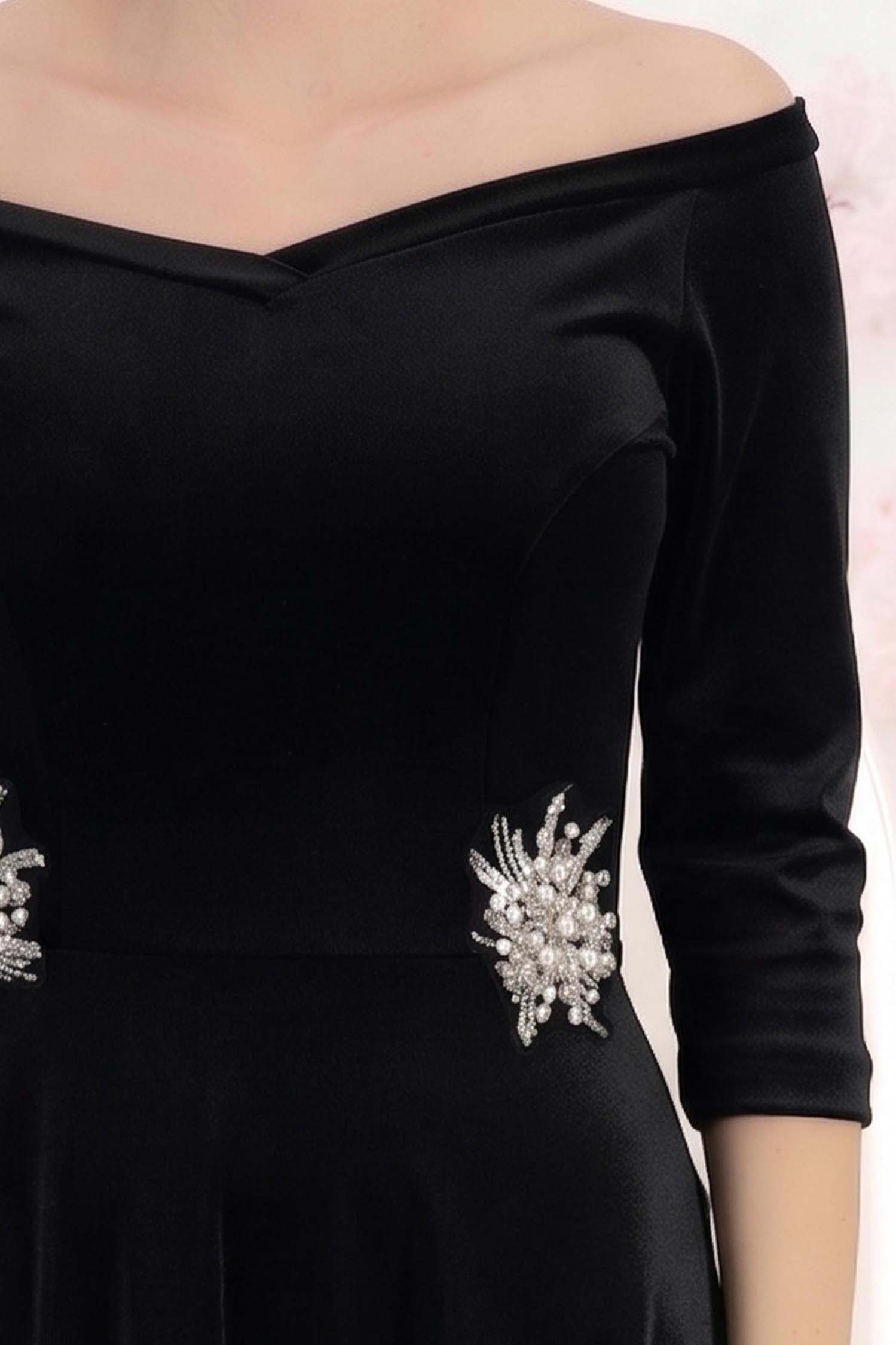 Rochie din catifea neagra midi in clos cu aplicatii stralucitoare laterale- StarShinerS 4 - StarShinerS.ro