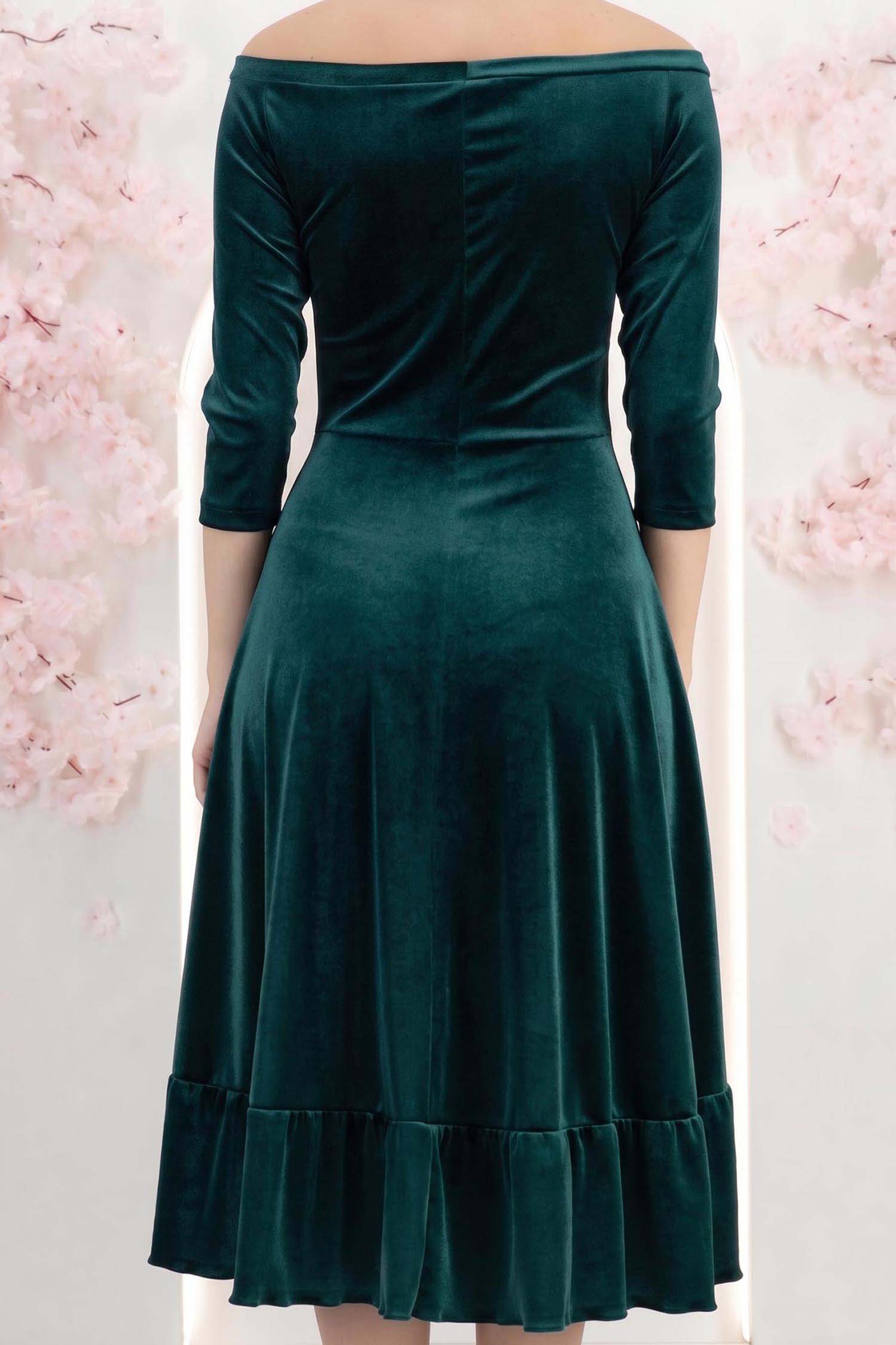 Rochie din catifea verde midi in clos cu aplicatii stralucitoare laterale- StarShinerS 4 - StarShinerS.ro