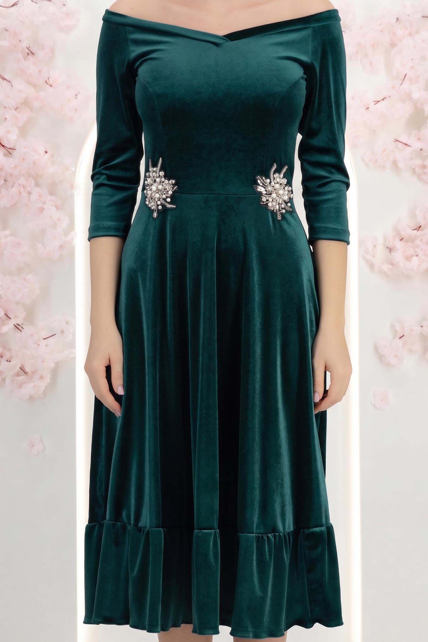 Rochie din catifea verde midi in clos cu aplicatii stralucitoare laterale- StarShinerS 3 - StarShinerS.ro