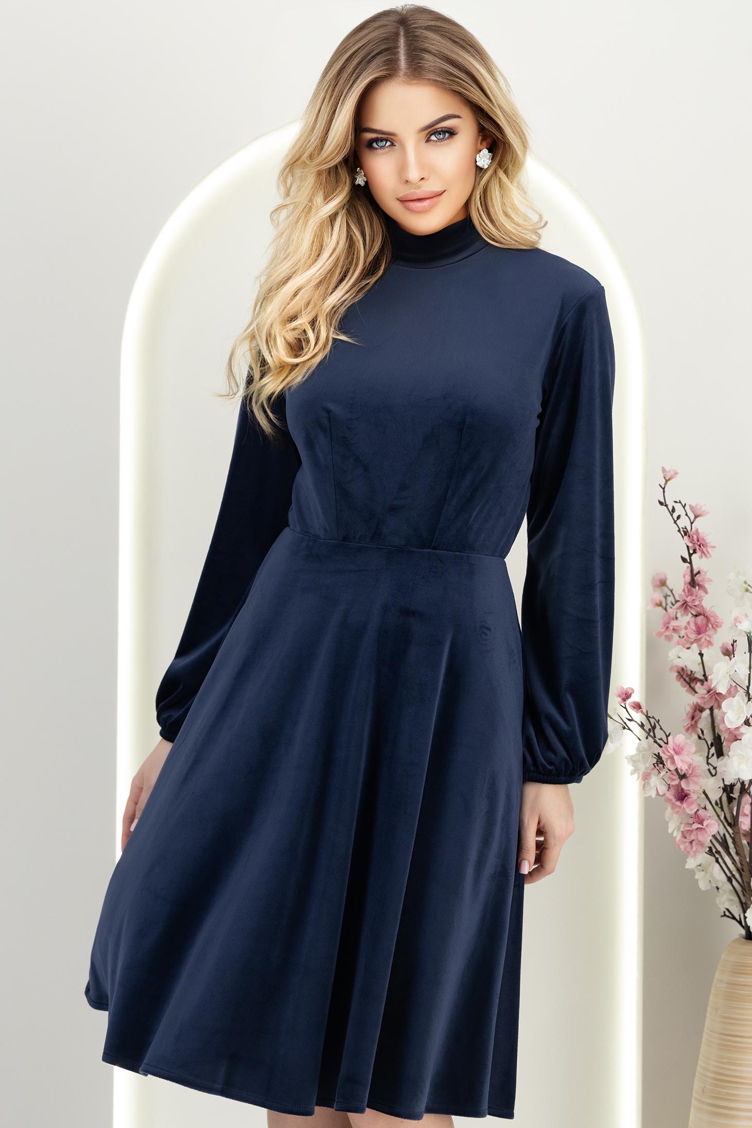 StarShinerS.ro Rochie din catifea bleumarin până la genunchi in clos cu elastic in talie - StarShinerS