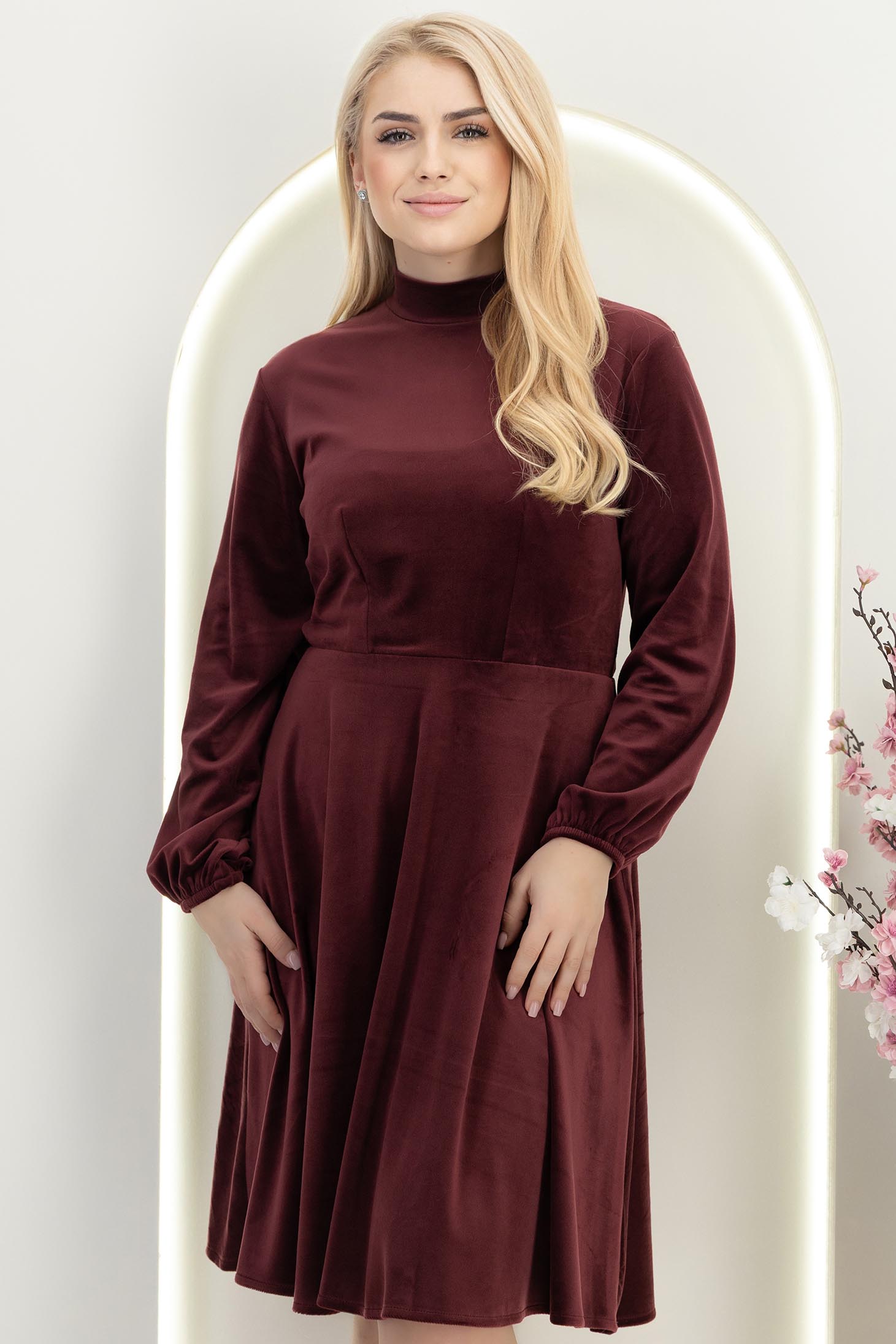 Rochie din catifea visinie până la genunchi in clos cu elastic in talie - StarShinerS 1 - StarShinerS.ro
