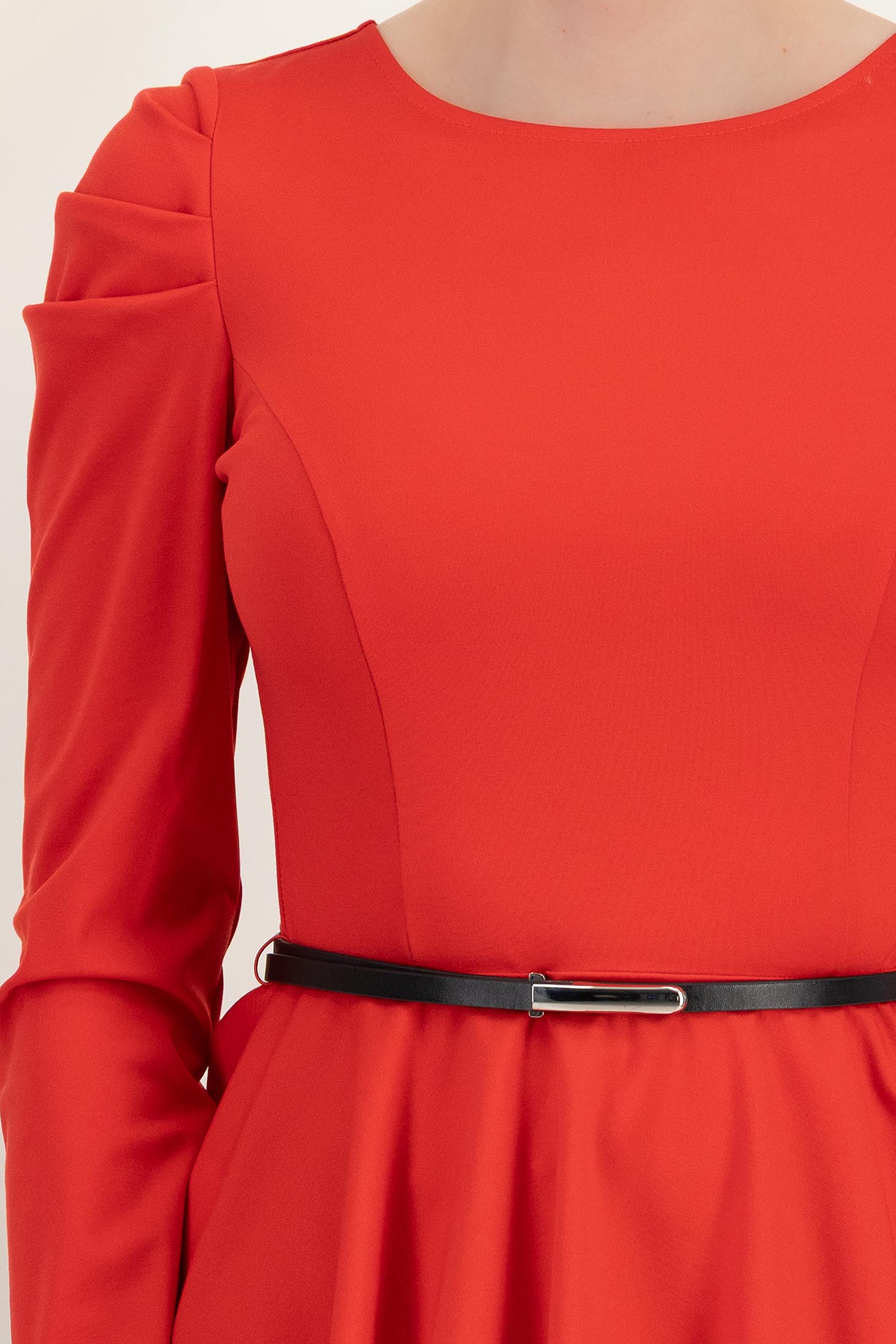 Piros, testhez simuló blúz peplummal és övvel - StarShinerS 4 - StarShinerS.hu