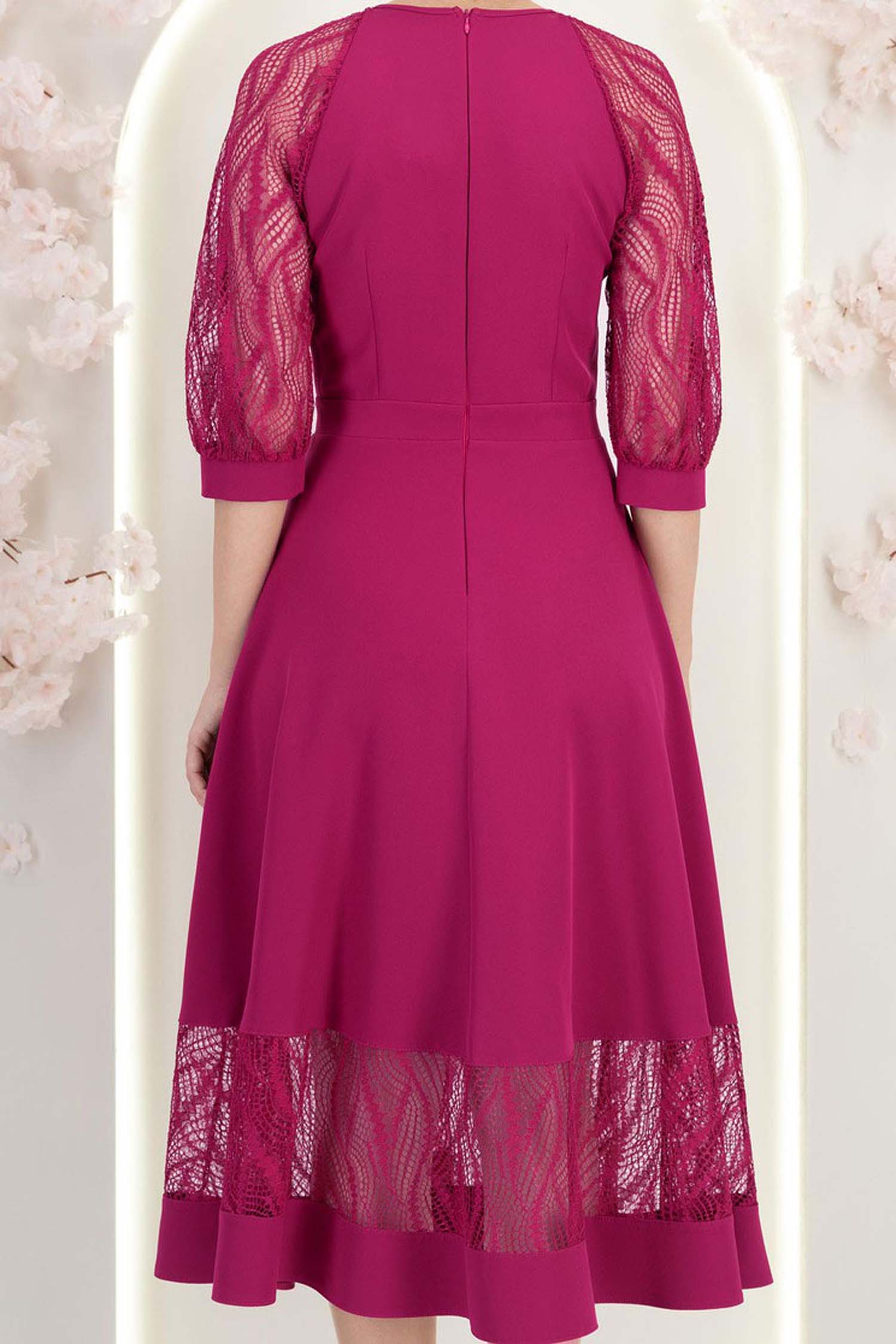 Rochie din stofa zmeura midi in clos cu aplicatii de dantela - StarShinerS 7 - StarShinerS.ro