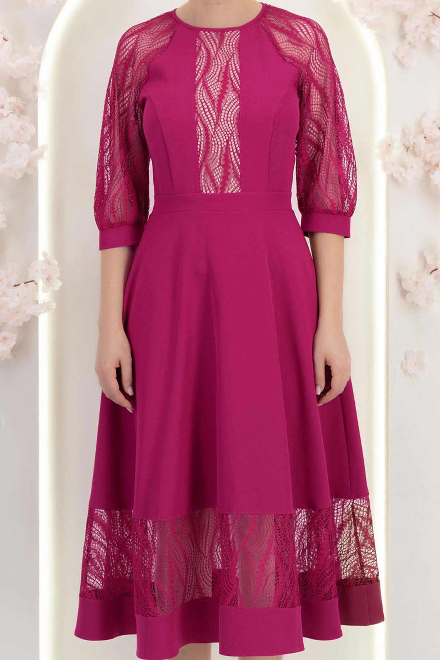 Rochie din stofa zmeura midi in clos cu aplicatii de dantela - StarShinerS 6 - StarShinerS.ro