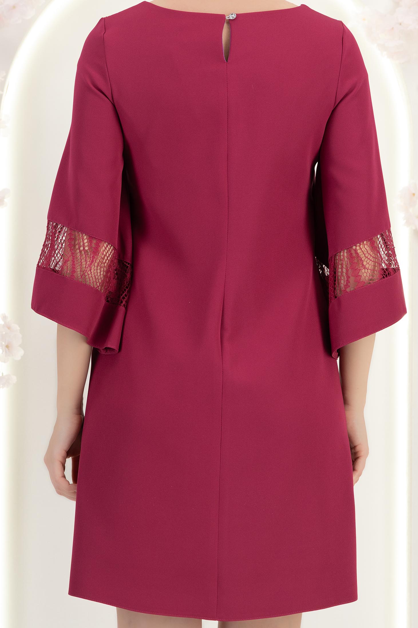 Rochie din stofa zmeura scurta cu un croi larg si aplicatii de dantela - StarShinerS 6 - StarShinerS.ro