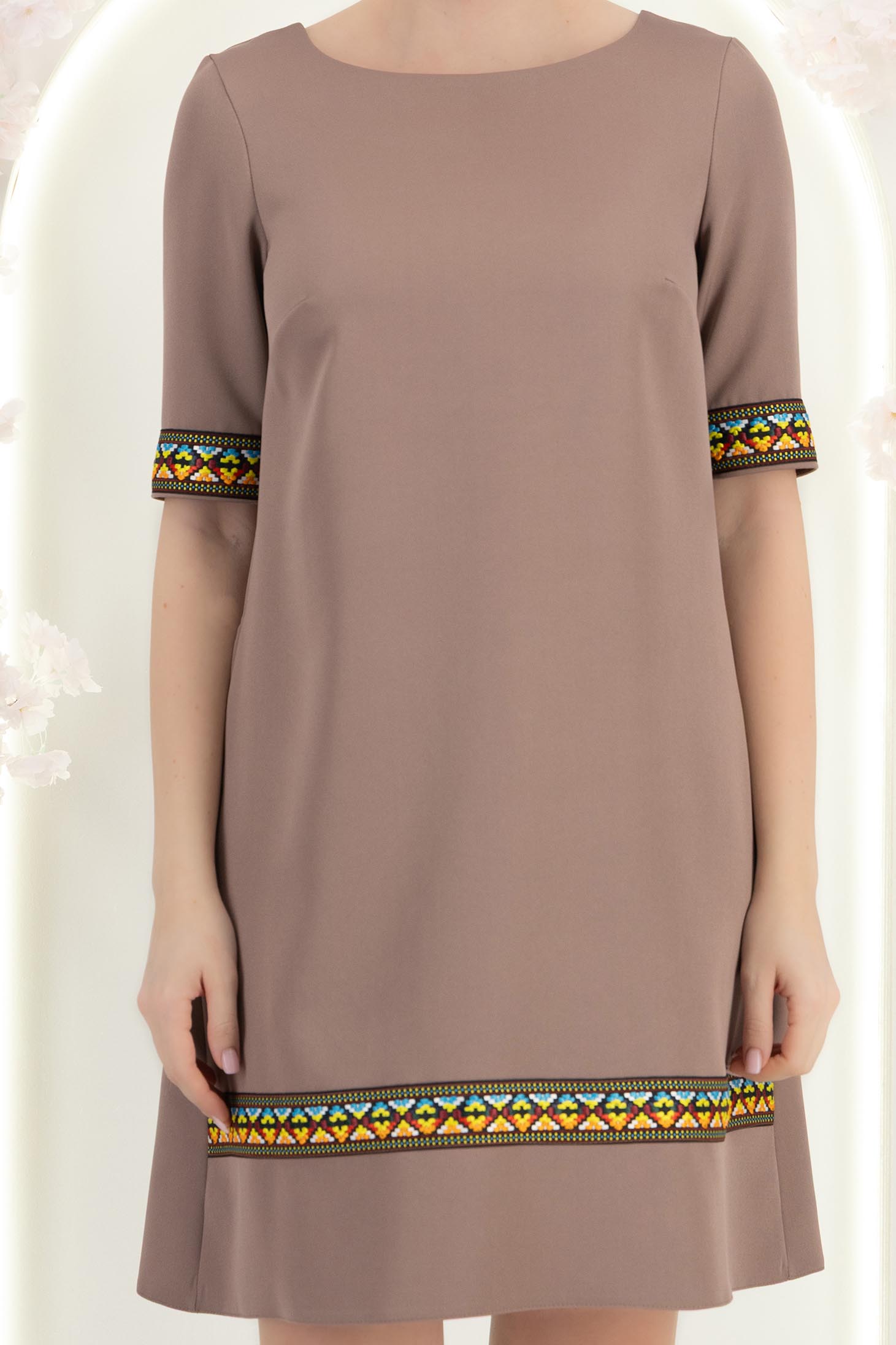 Rochie din stofa mocha scurta cu croi larg si buzunare laterale 7 - StarShinerS.ro